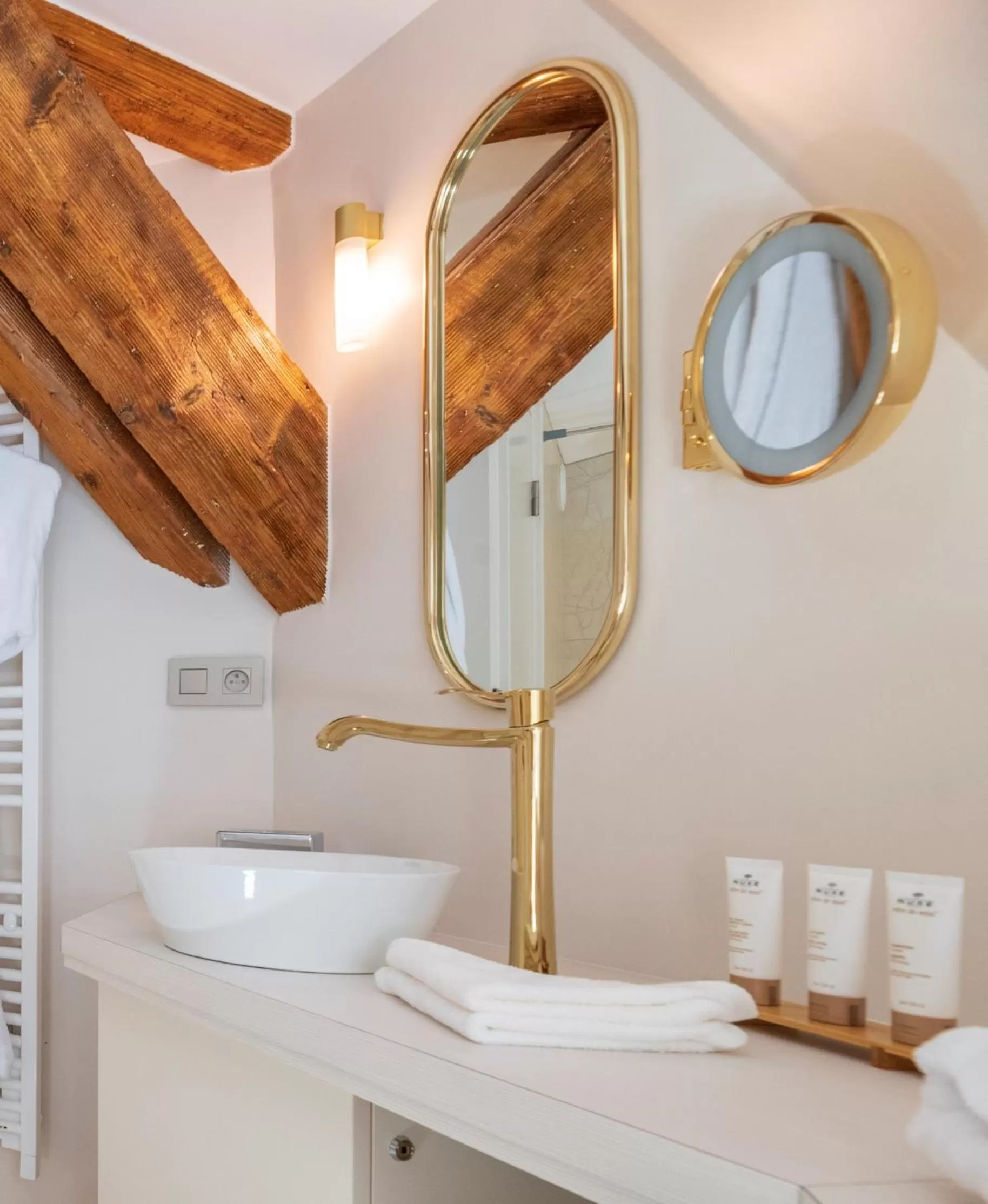 Bathroom in Belle Epoque