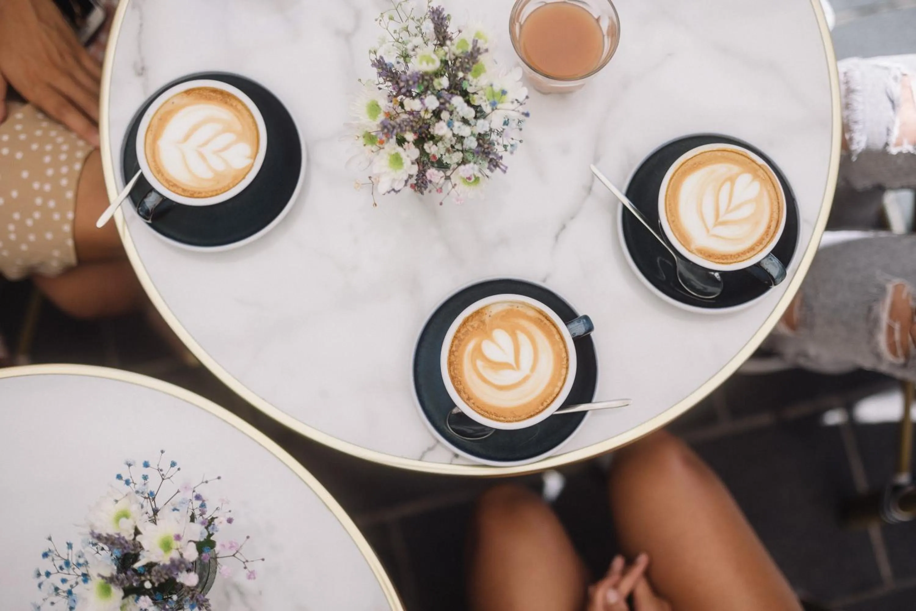 Breakfast in Hôtel Du Centre, un hôtel AMMI