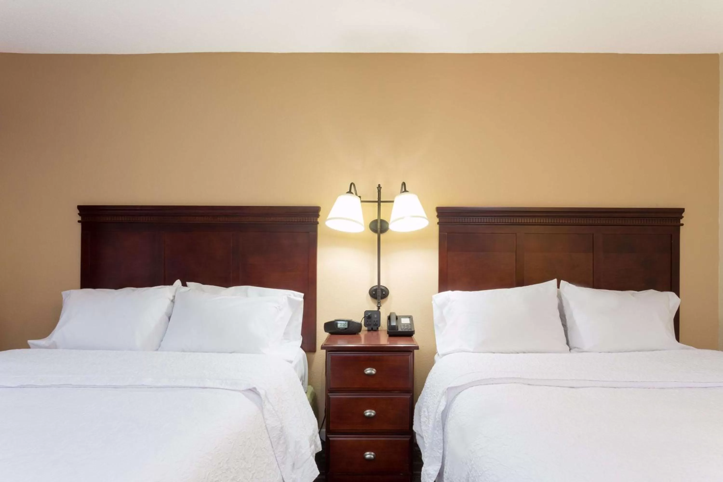 Bed in Hampton Inn Somerset