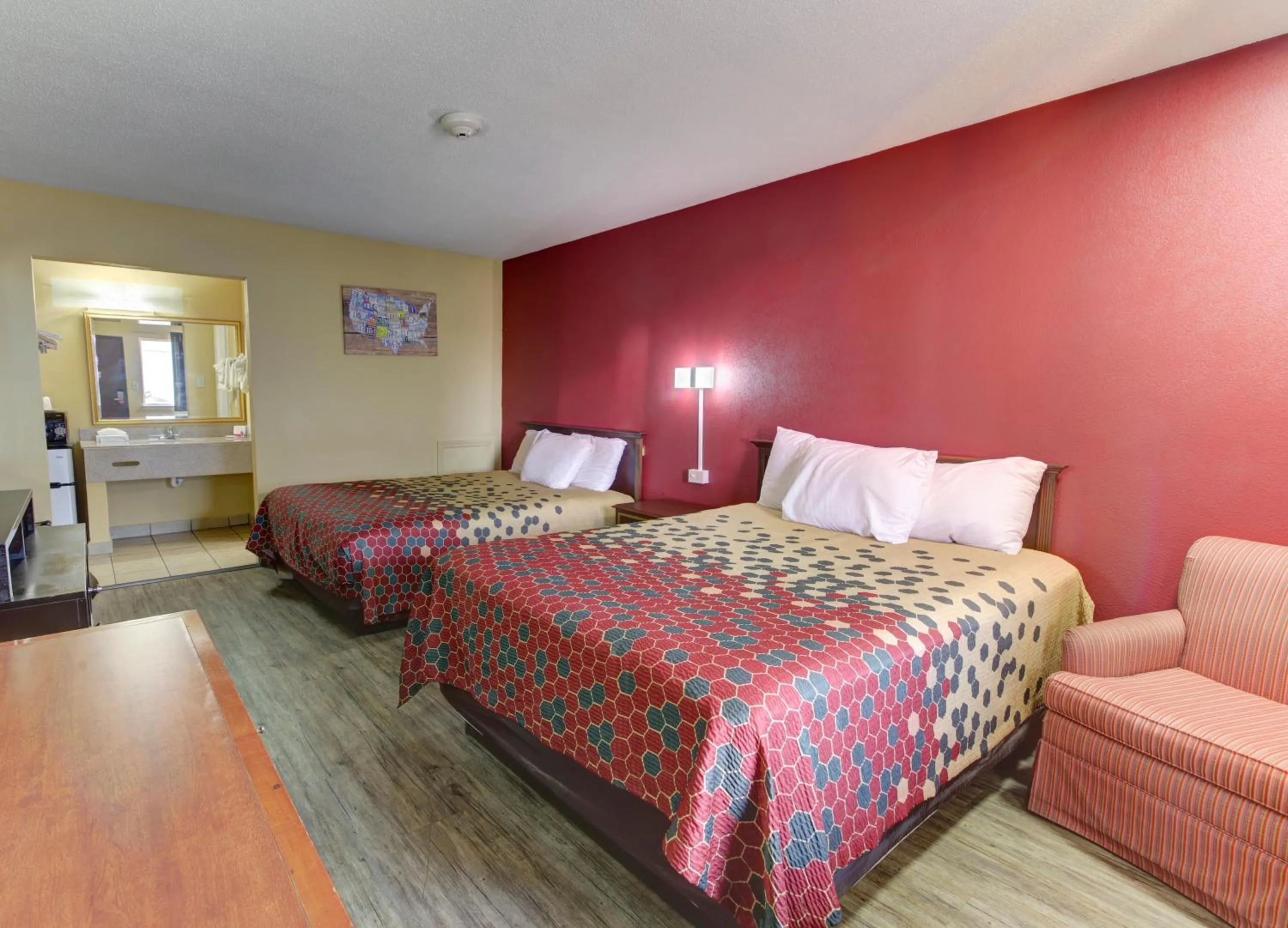Bed in Econo Lodge Virginia Beach Town Center