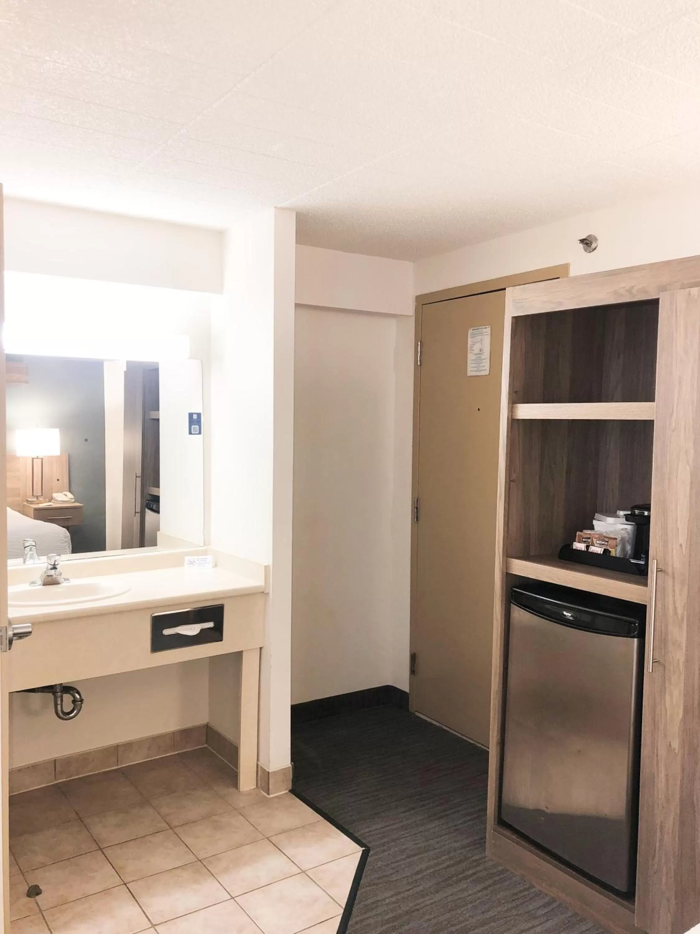 Days Inn by Wyndham Niagara Falls Centre St By the Falls