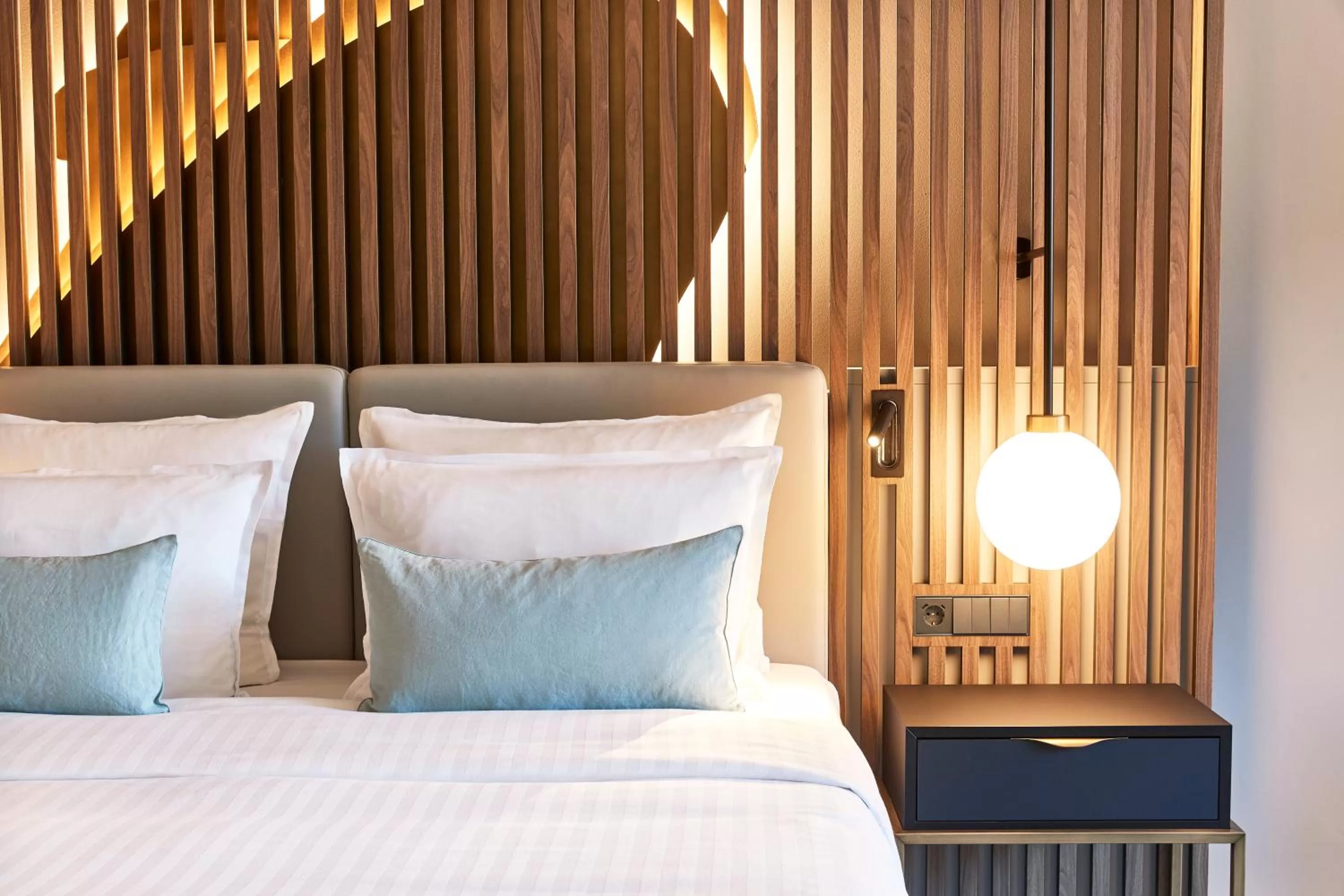 Bed in Steigenberger Hotel Hamburg