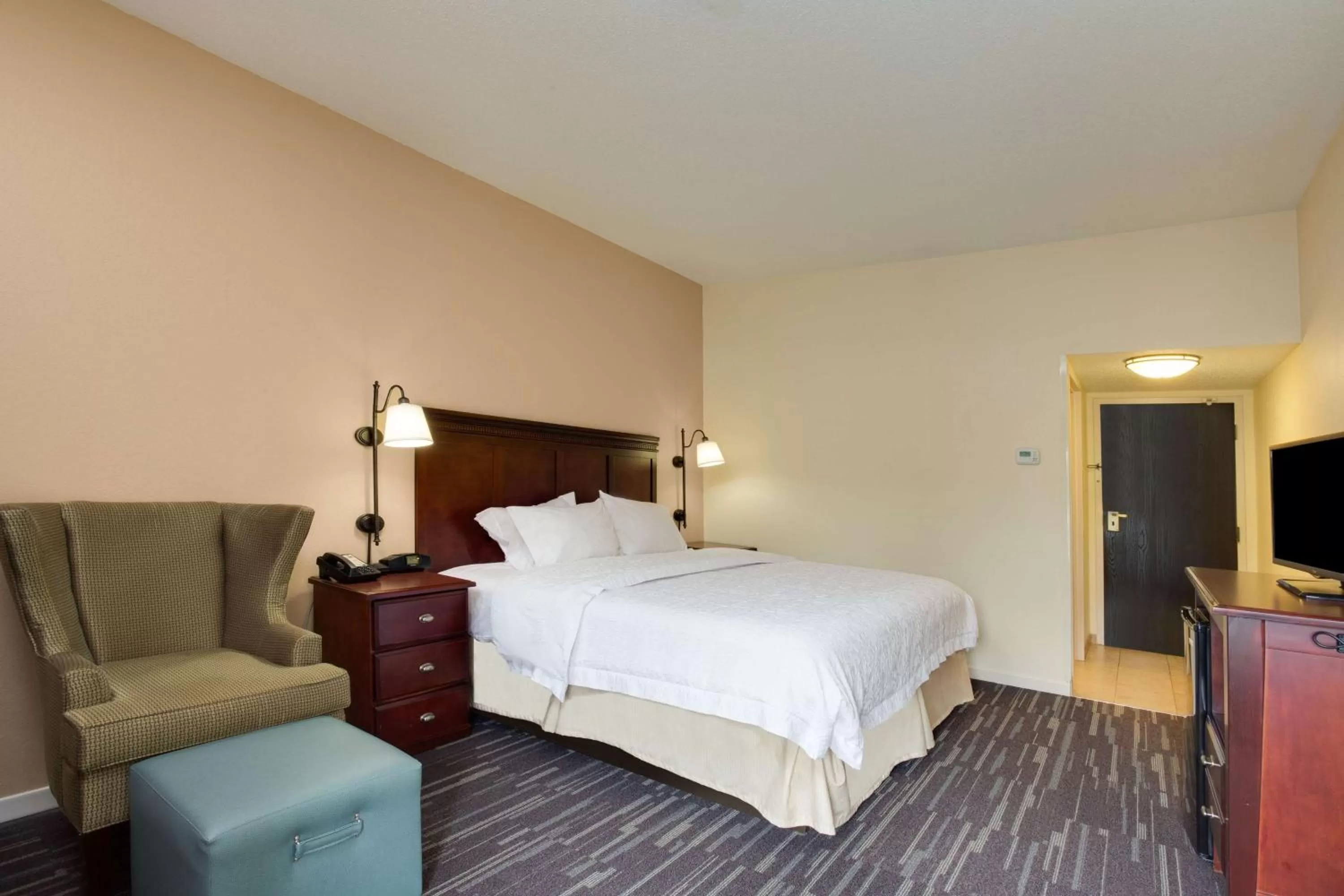 Bedroom, Bed in Hampton Inn Somerset