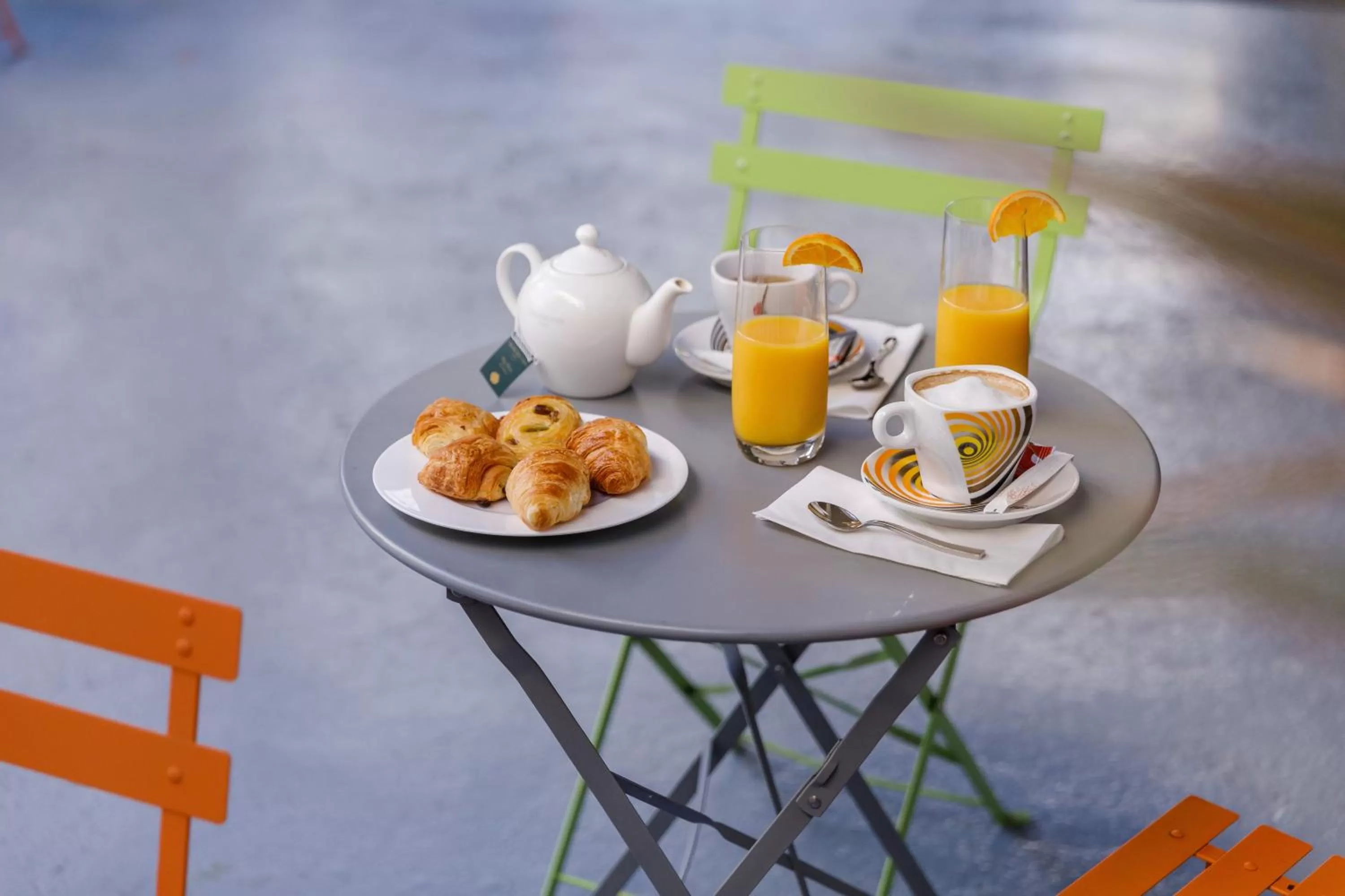 Breakfast in Hotel Nice Riviera