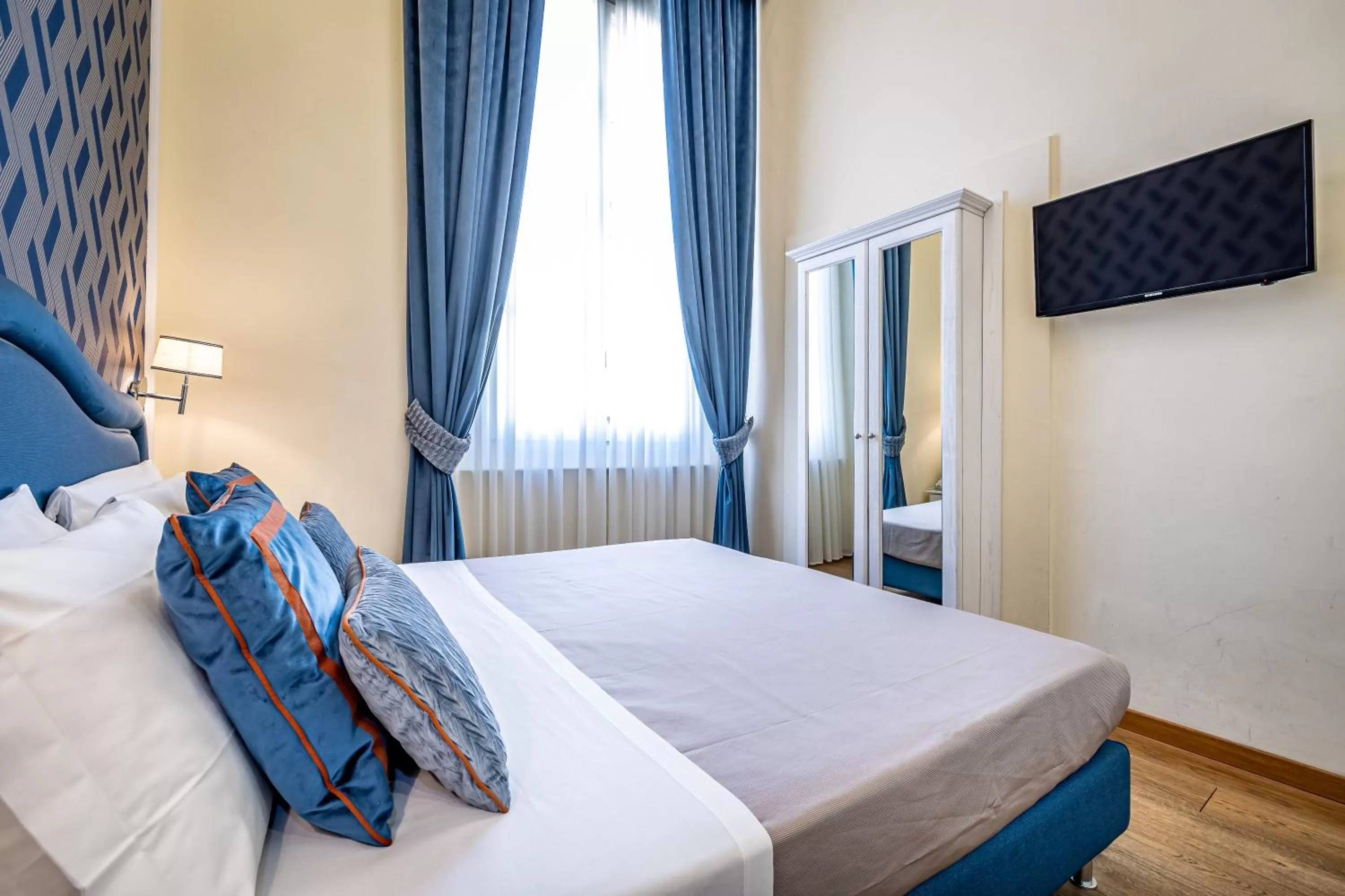 Bedroom, Bed in Hotel La Scaletta al Ponte Vecchio