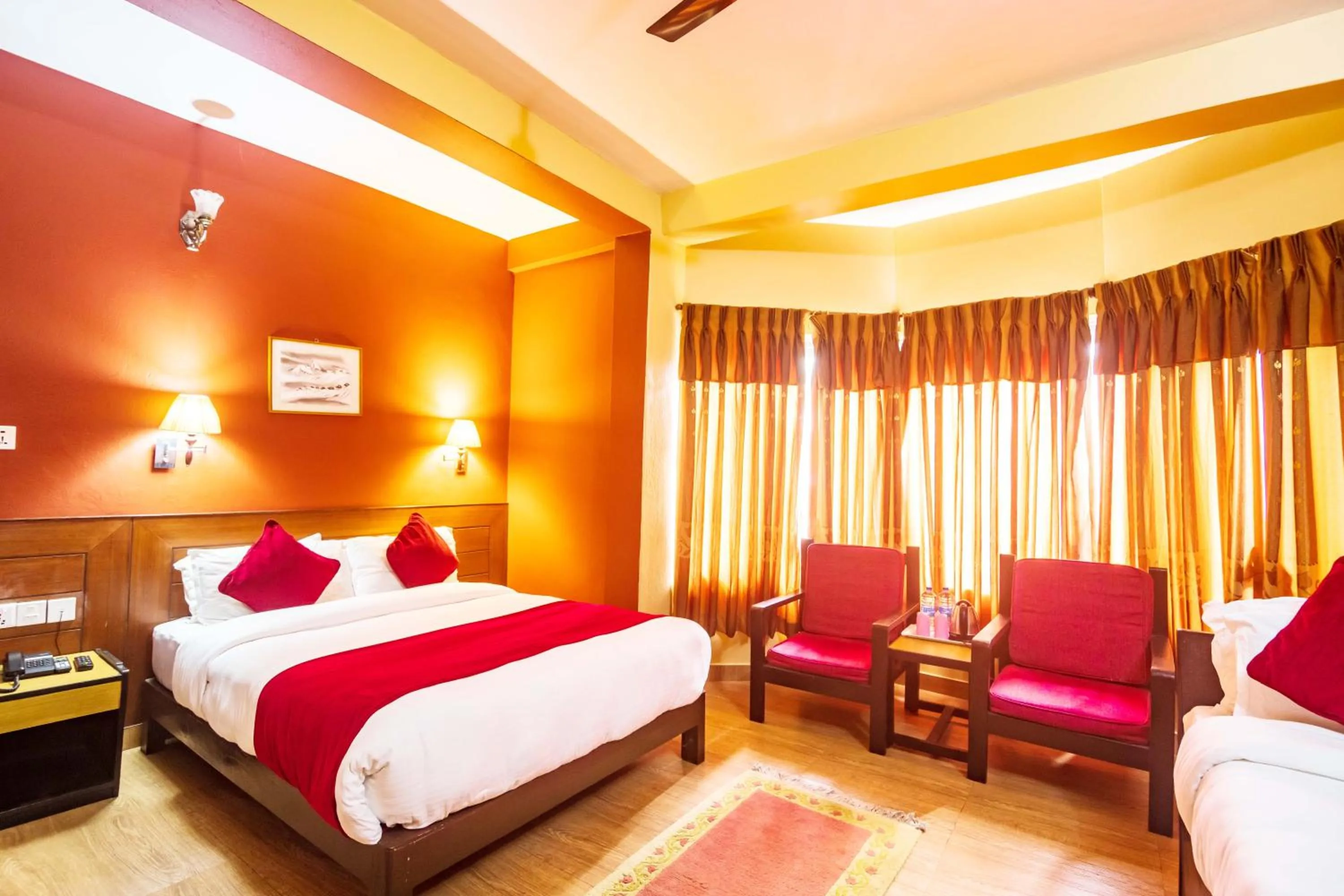 Bedroom, Bed in Hotel Silver Oaks Inn