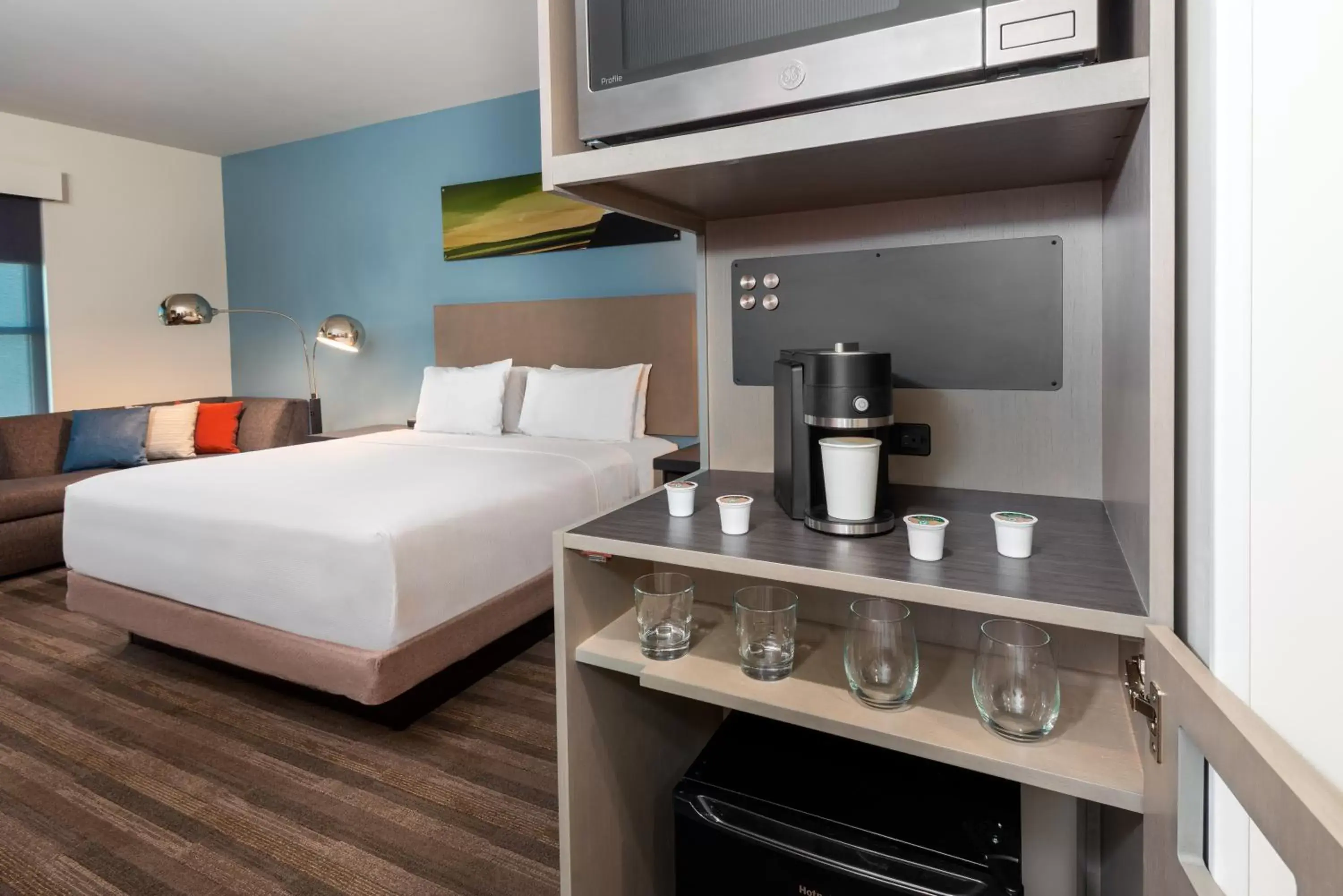 King Room with Accessible Tub - Disability Access in Hyatt House Tampa Airport/Westshore King Room with Accessible Tub - Disability Access in Hyatt House Tampa Airport/Westshore