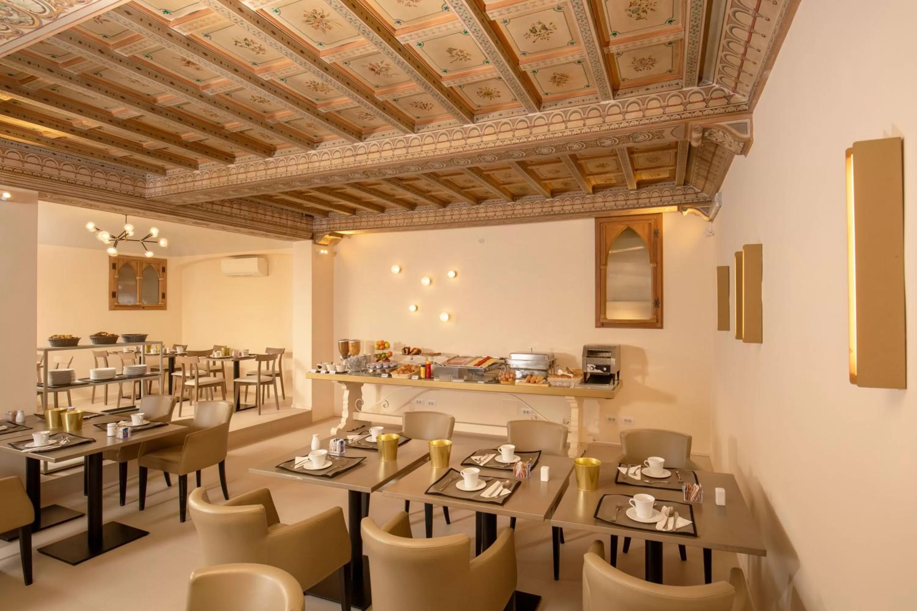 Buffet breakfast in Hotel Colosseum