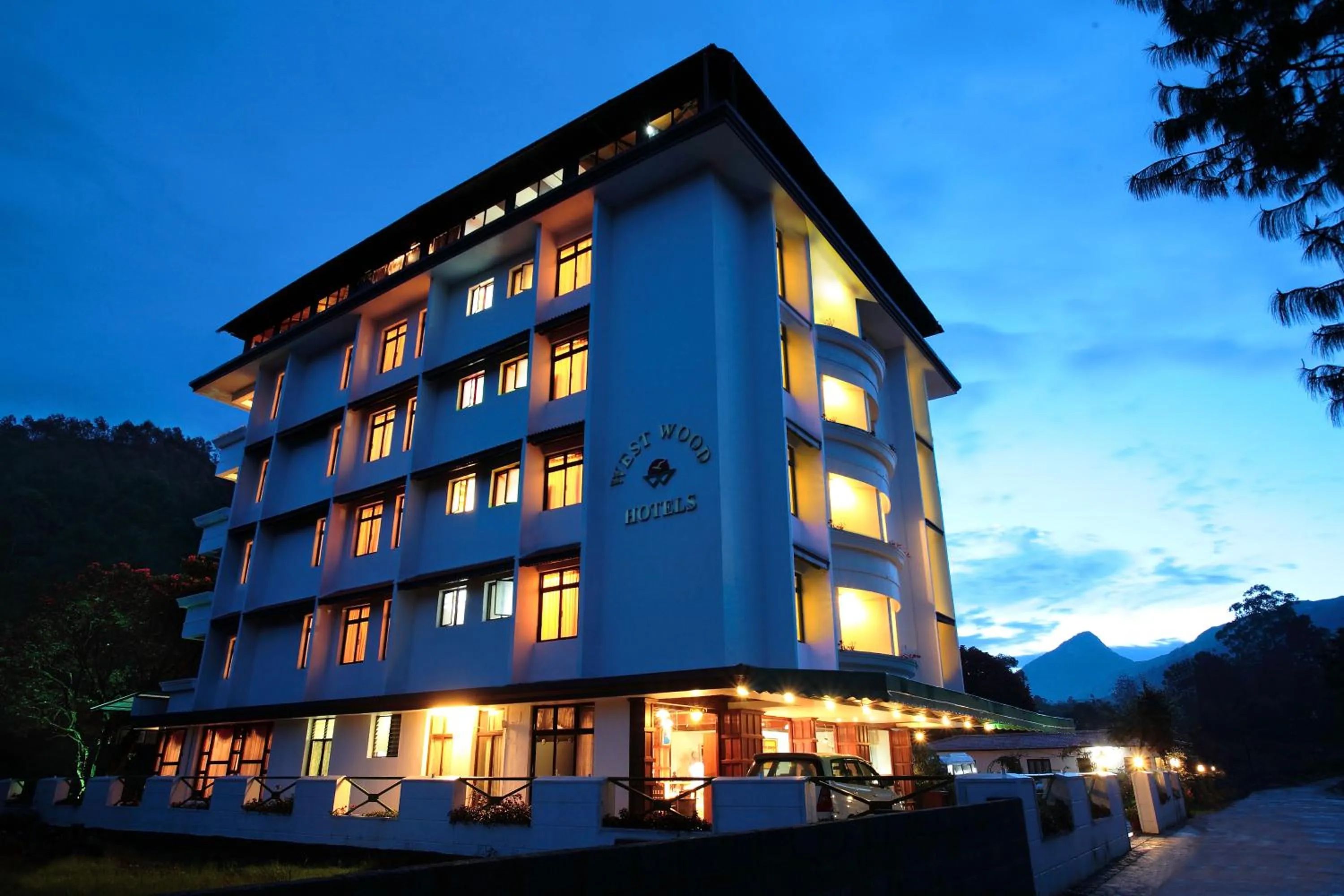 Property building in Westwood Riverside