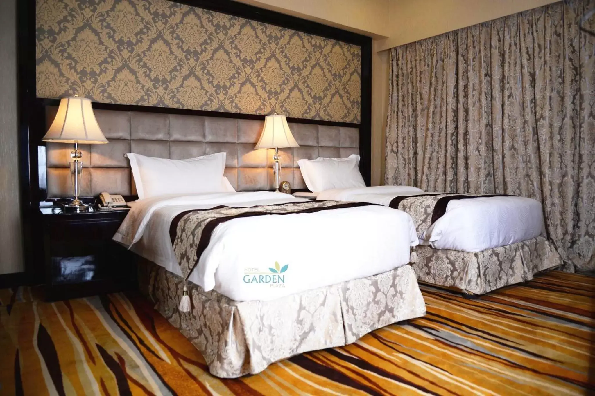 Deluxe Twin Room in Garden Plaza Hotel Deluxe Twin Room in Garden Plaza Hotel