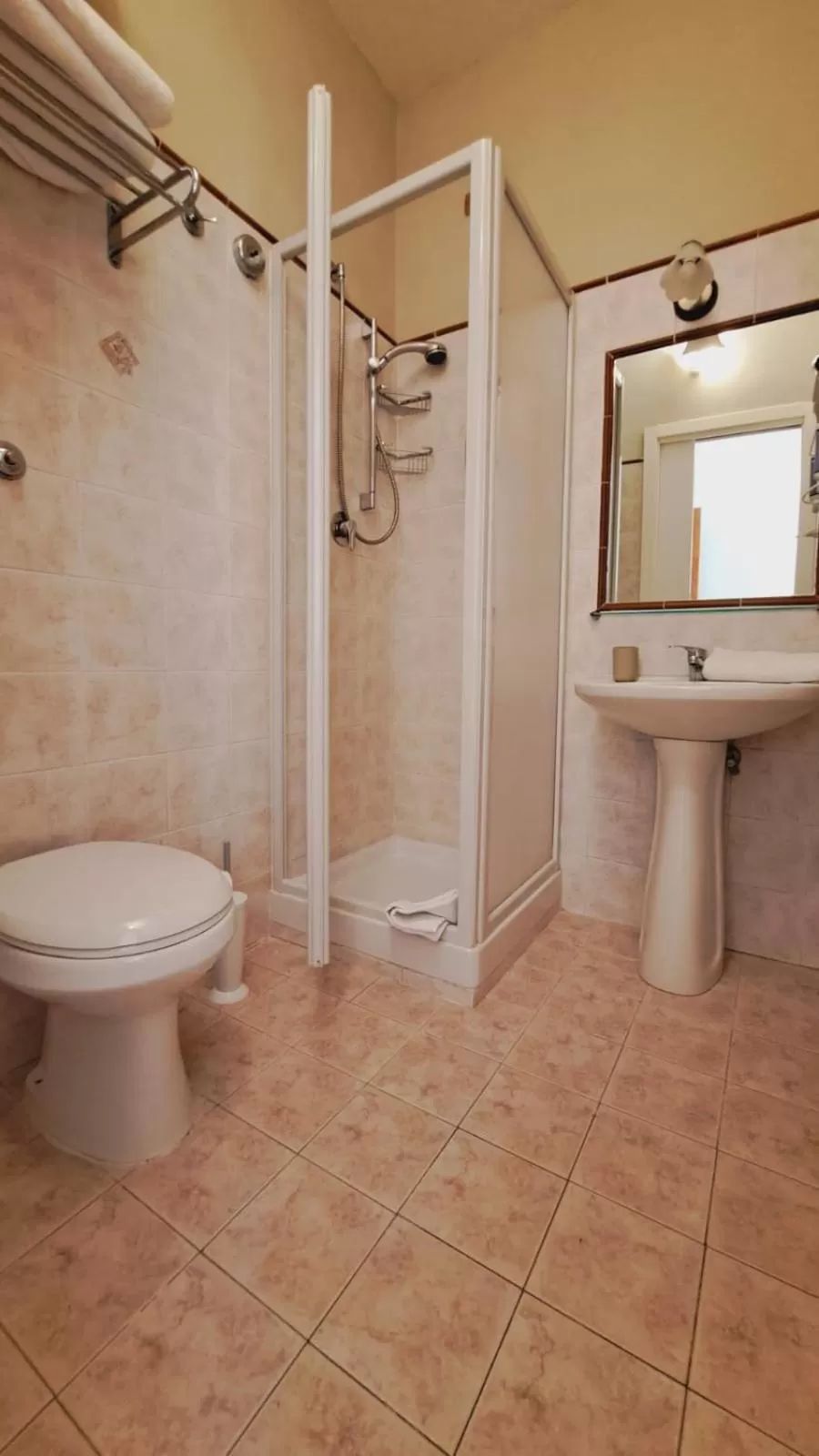 Shower in B&B Andy&LU