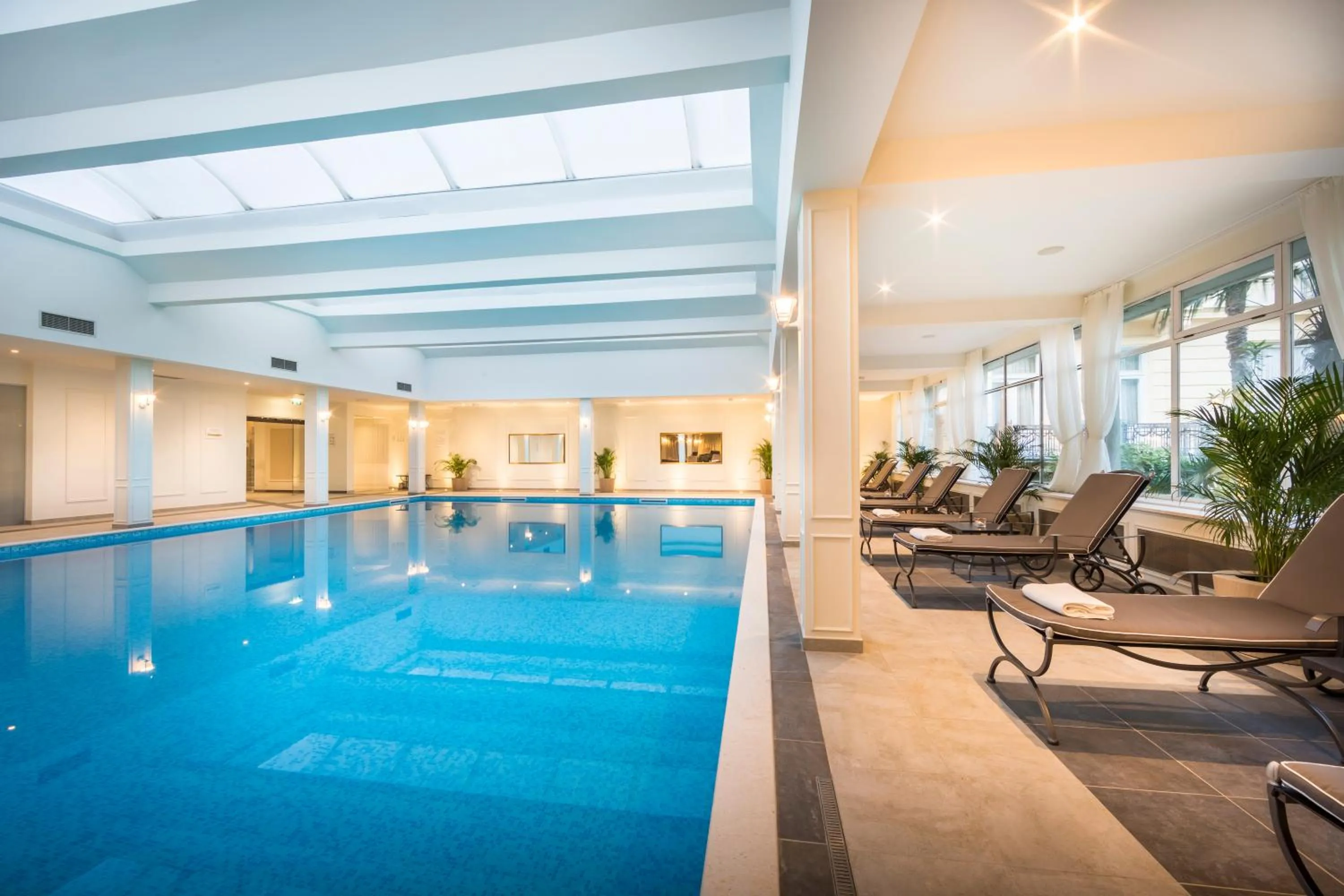 Swimming pool in Hotel Bellevue - by Liburnia Hotels & Villas