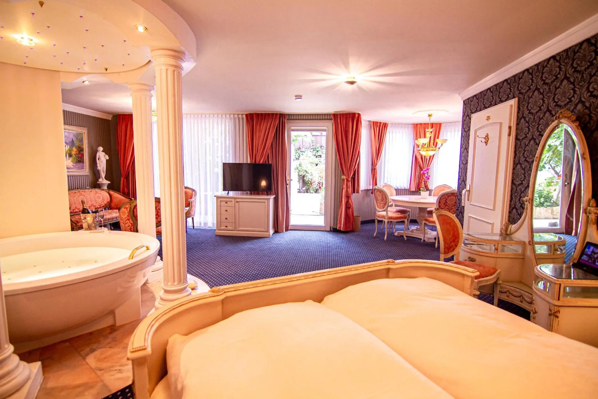 Photo of the whole room, Bed in Zur Weinsteige