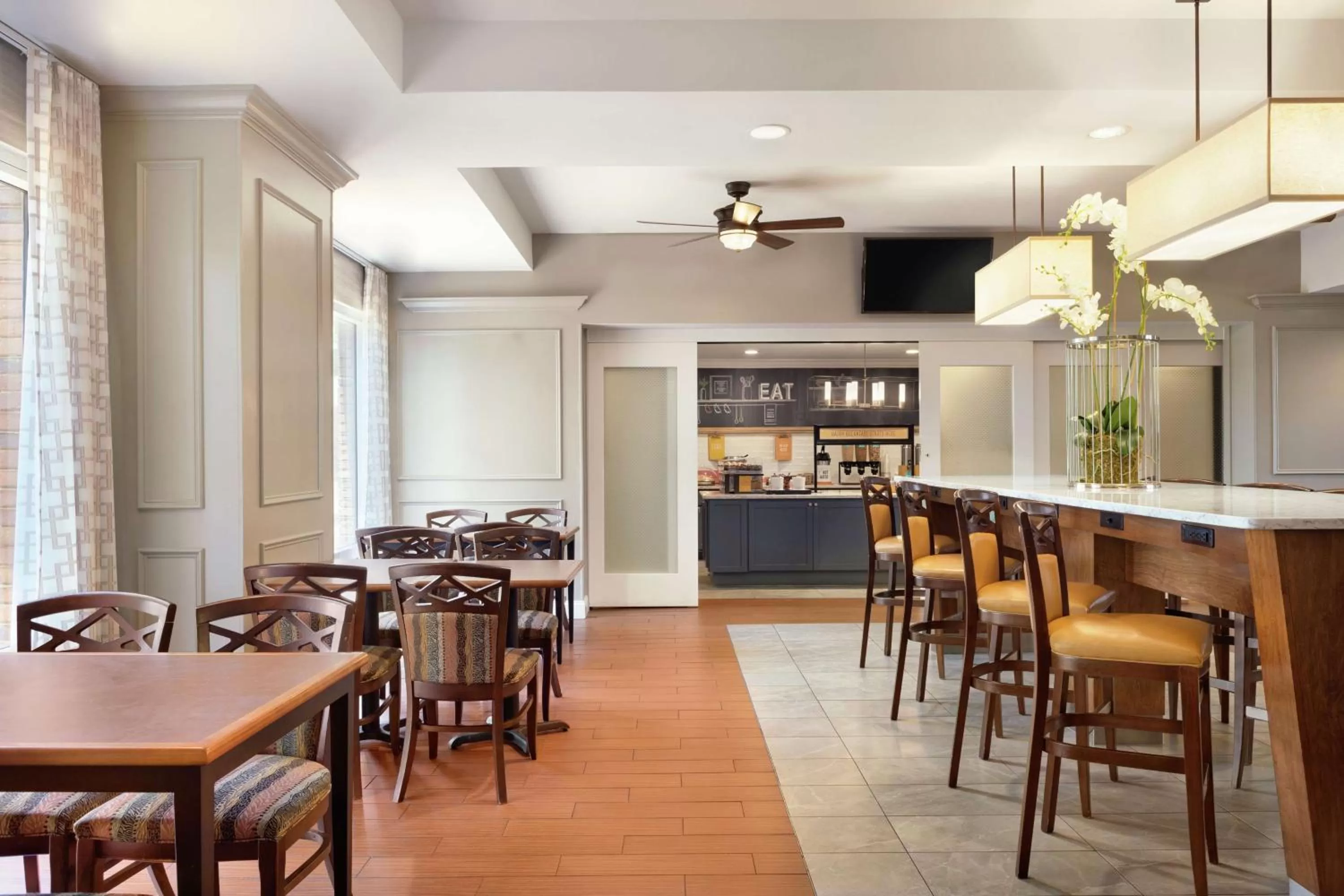 Breakfast in Hampton Inn & Suites Montgomery-EastChase