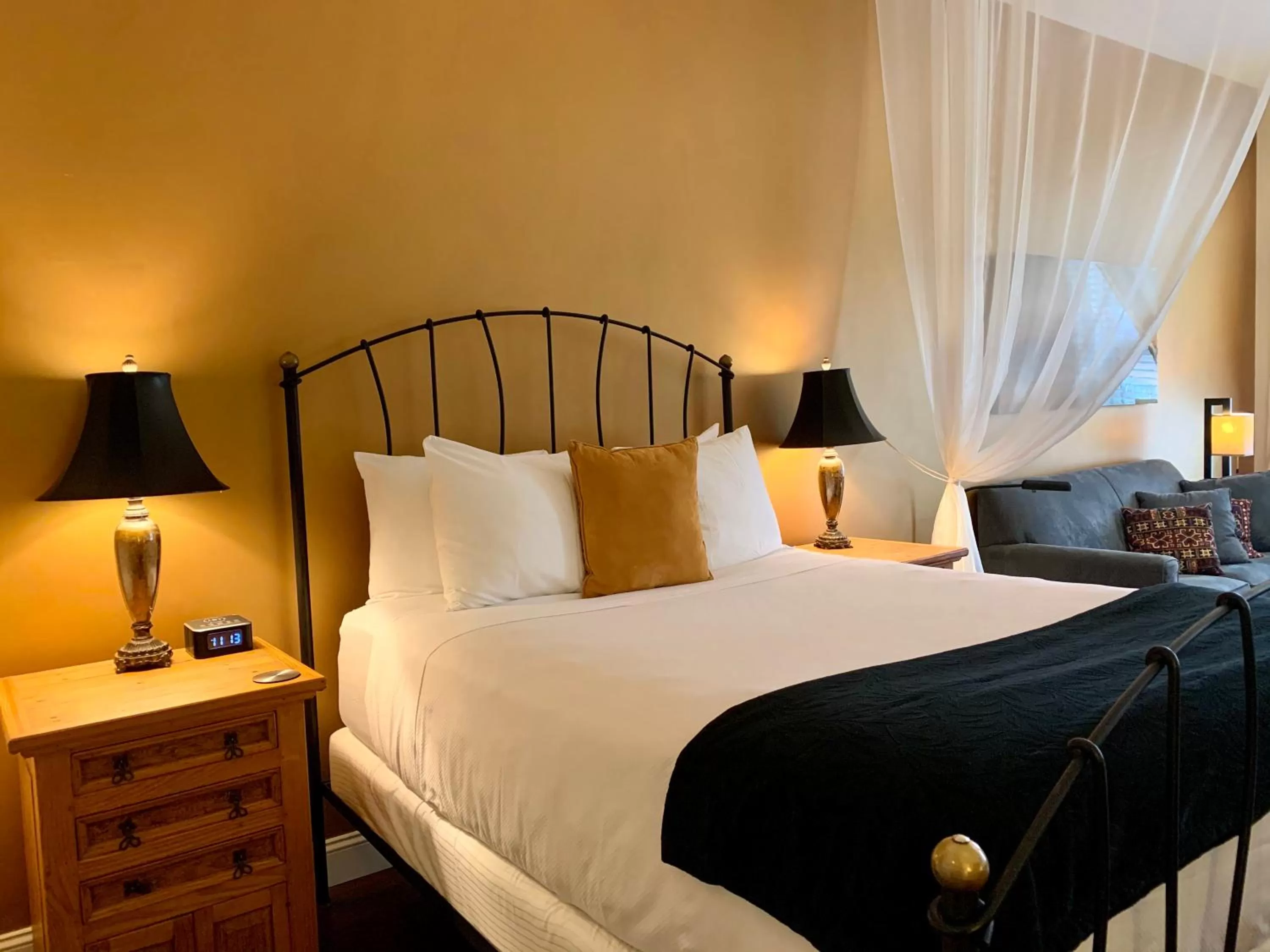 Bedroom, Bed in The Barrington