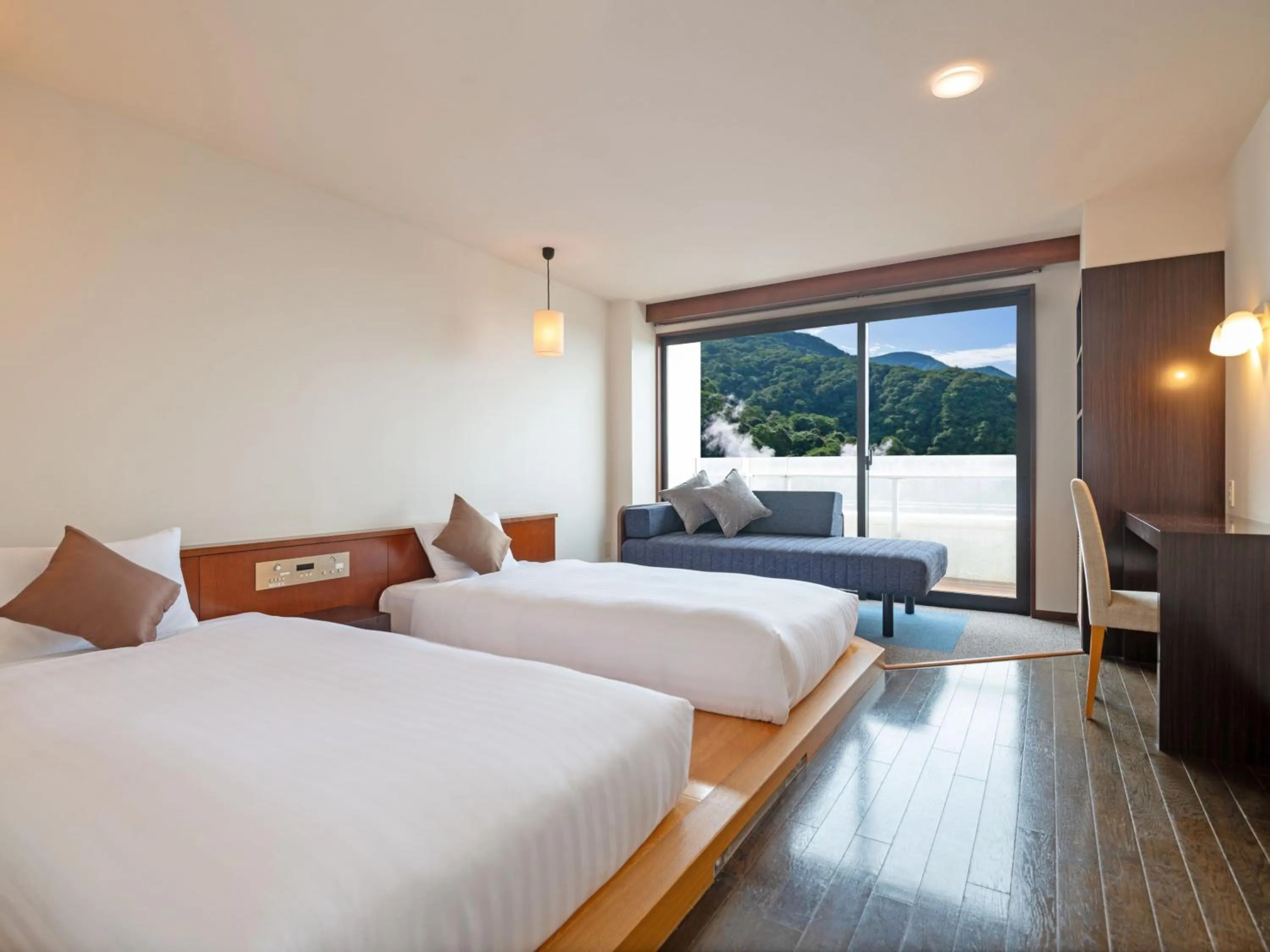 Bed in Kirishima Kokusai Hotel