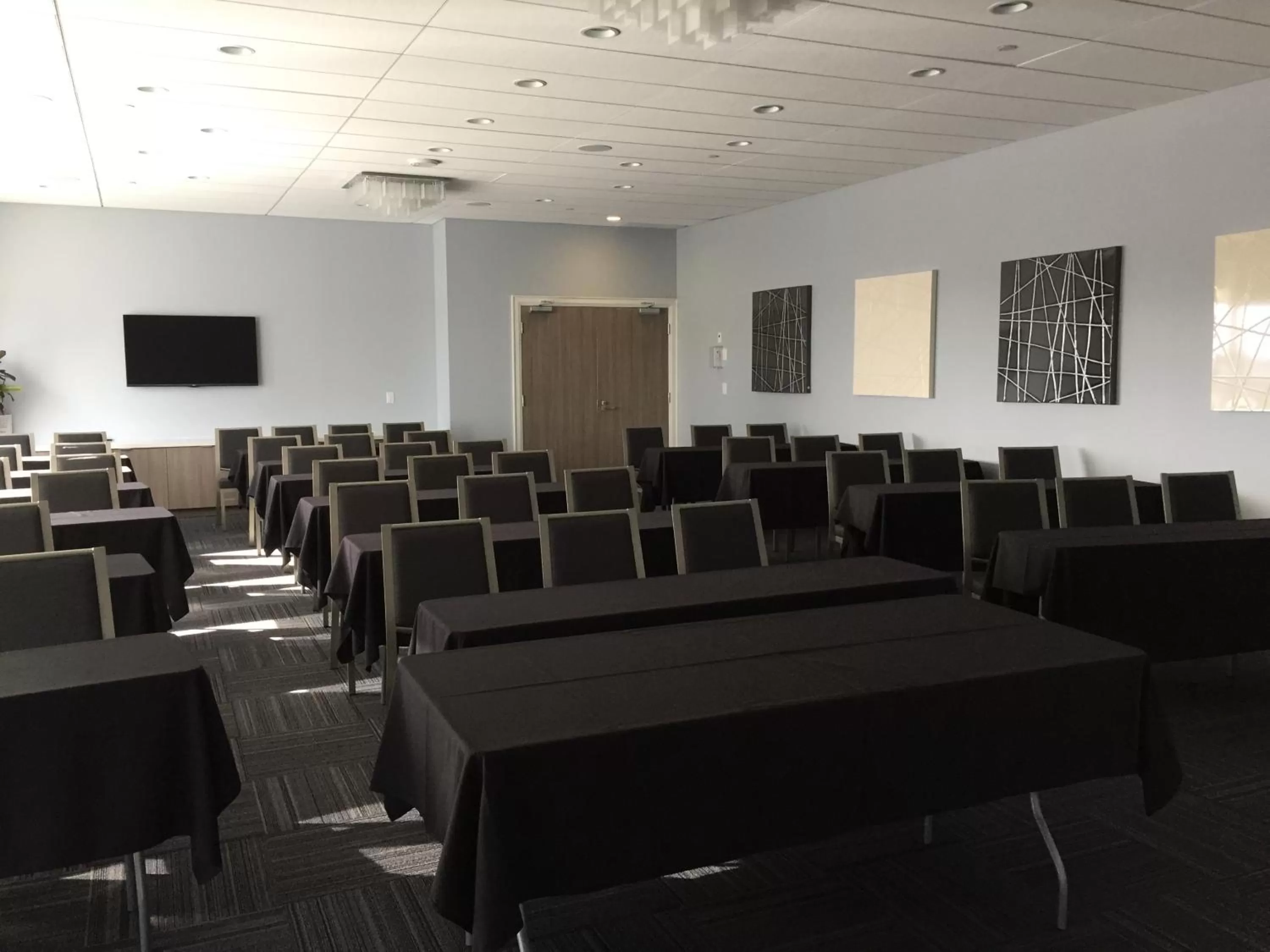 Banquet/Function facilities in Liberty Suites