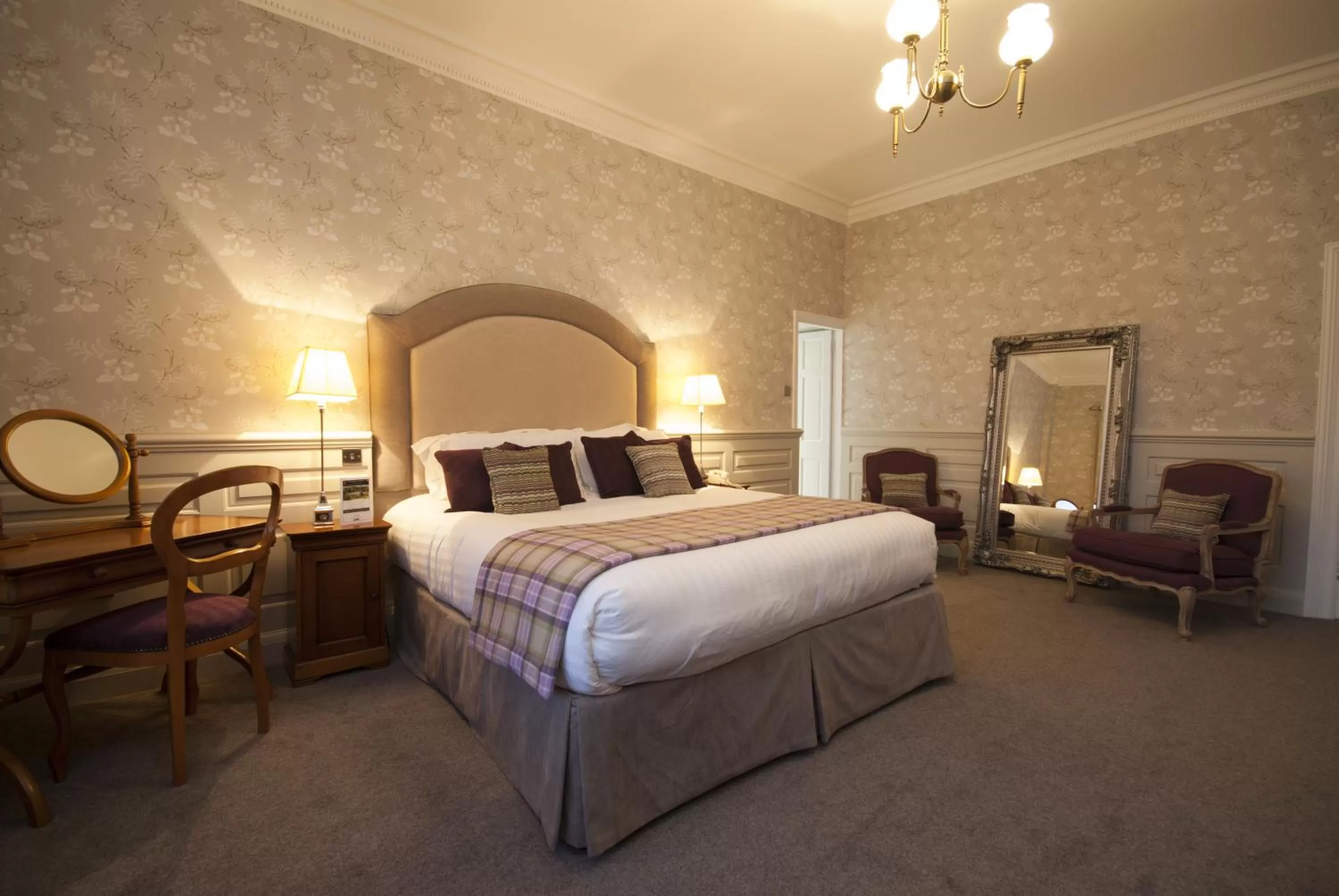 Toilet, Bed in Netherwood Hotel & Spa