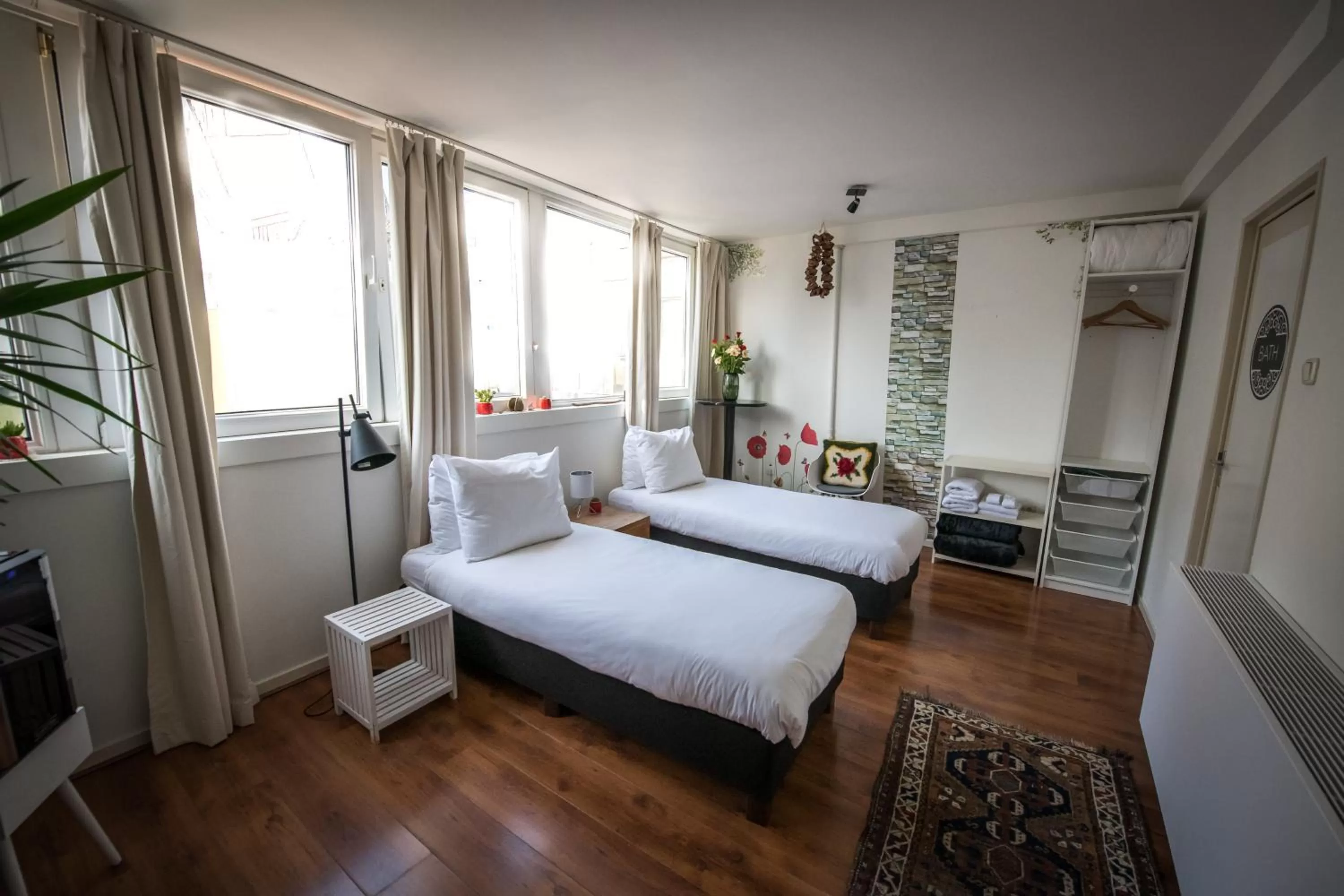 Photo of the whole room, Bed in City Break Amsterdam