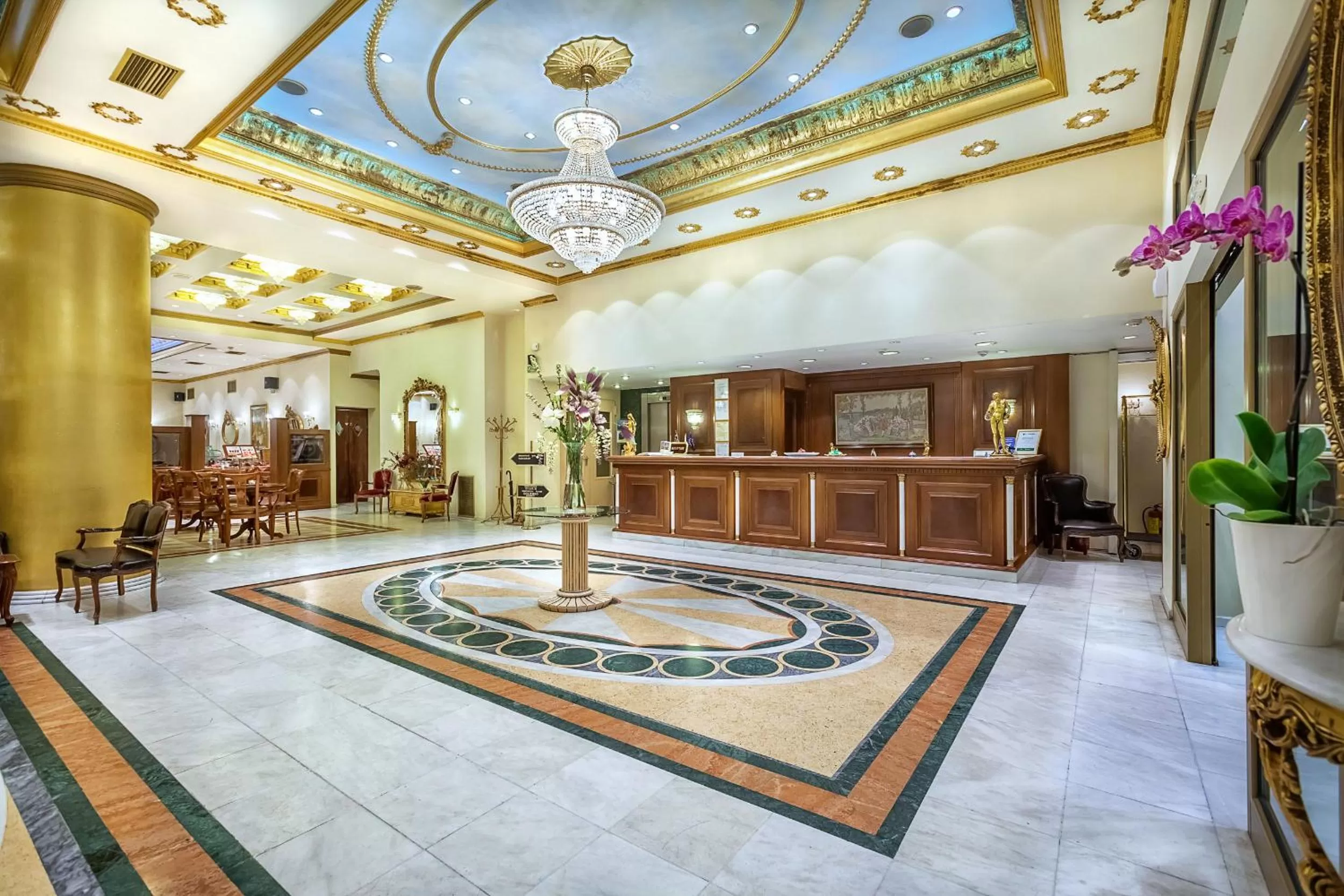 Lobby or reception in Imperial Palace Classical Hotel Thessaloniki