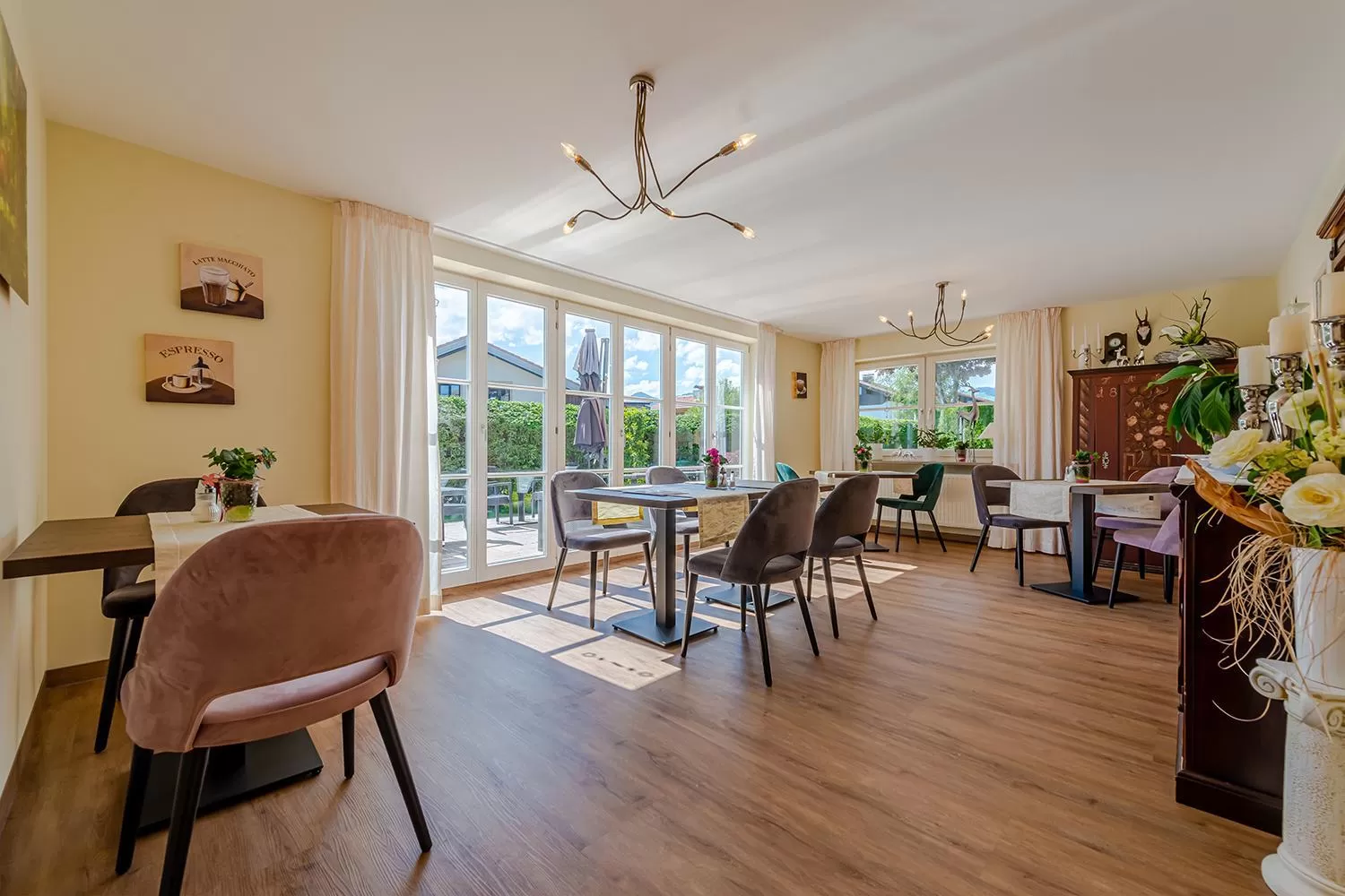 Restaurant/places to eat in Hotel Neudeck