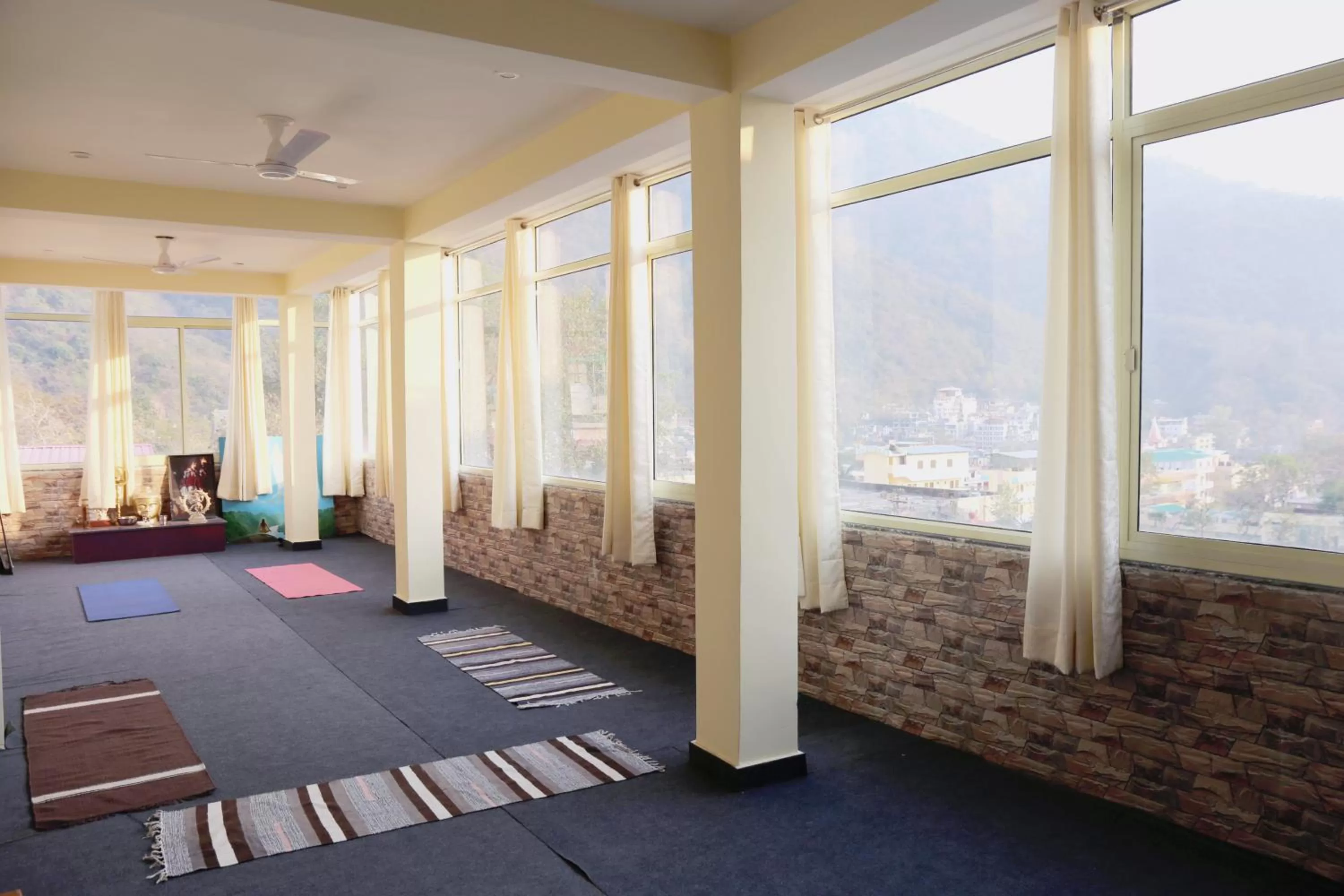 Mountain view in Tapovan New Residency - 5 minutes walk to Laxman jhula