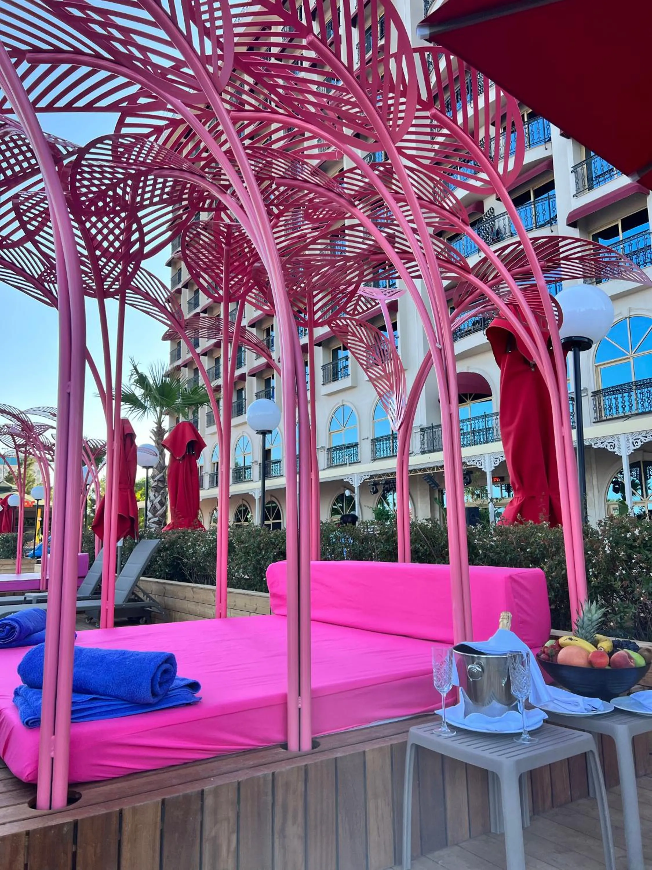 Swimming pool in Megasaray Westbeach Antalya