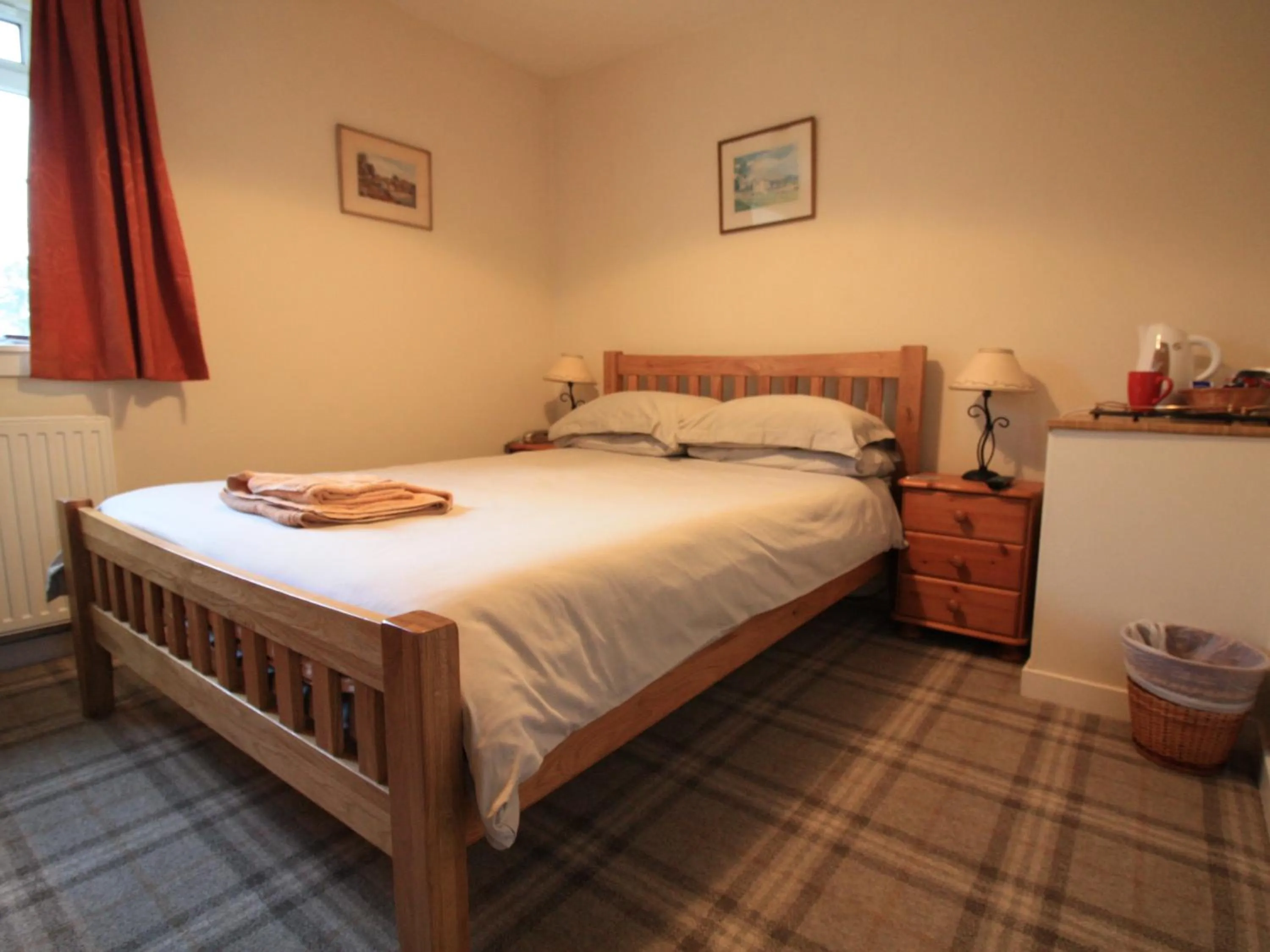 Double Room with Private Bathroom - single occupancy in Blairmains Guest House