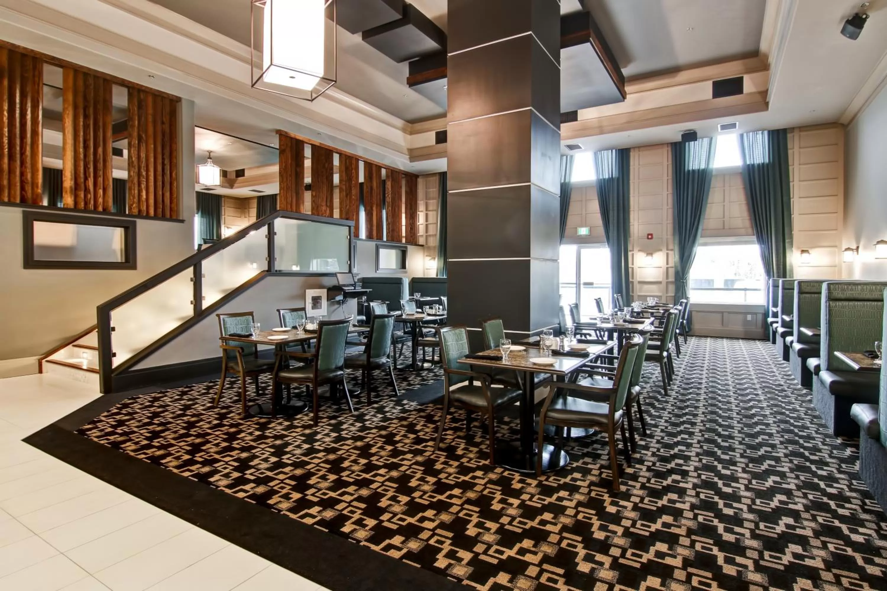 Restaurant/places to eat in Chateau Nova Yellowknife