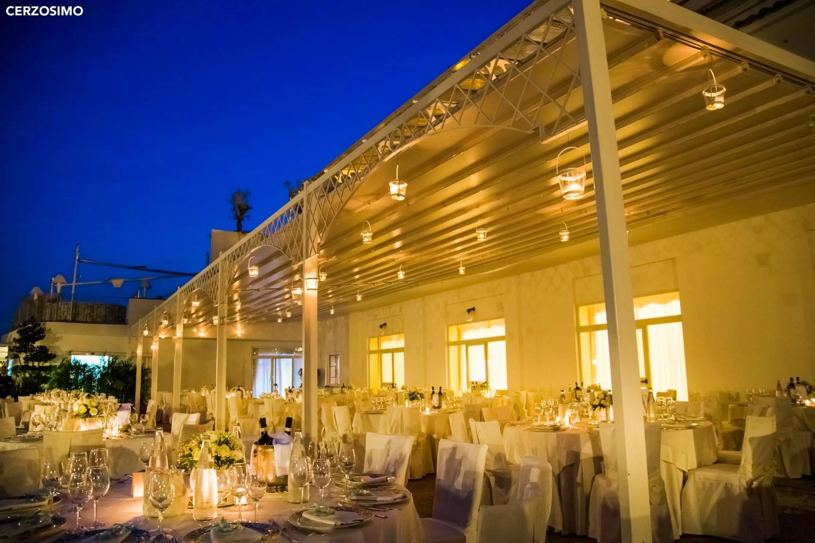 Restaurant/places to eat in Lloyd's Baia Hotel