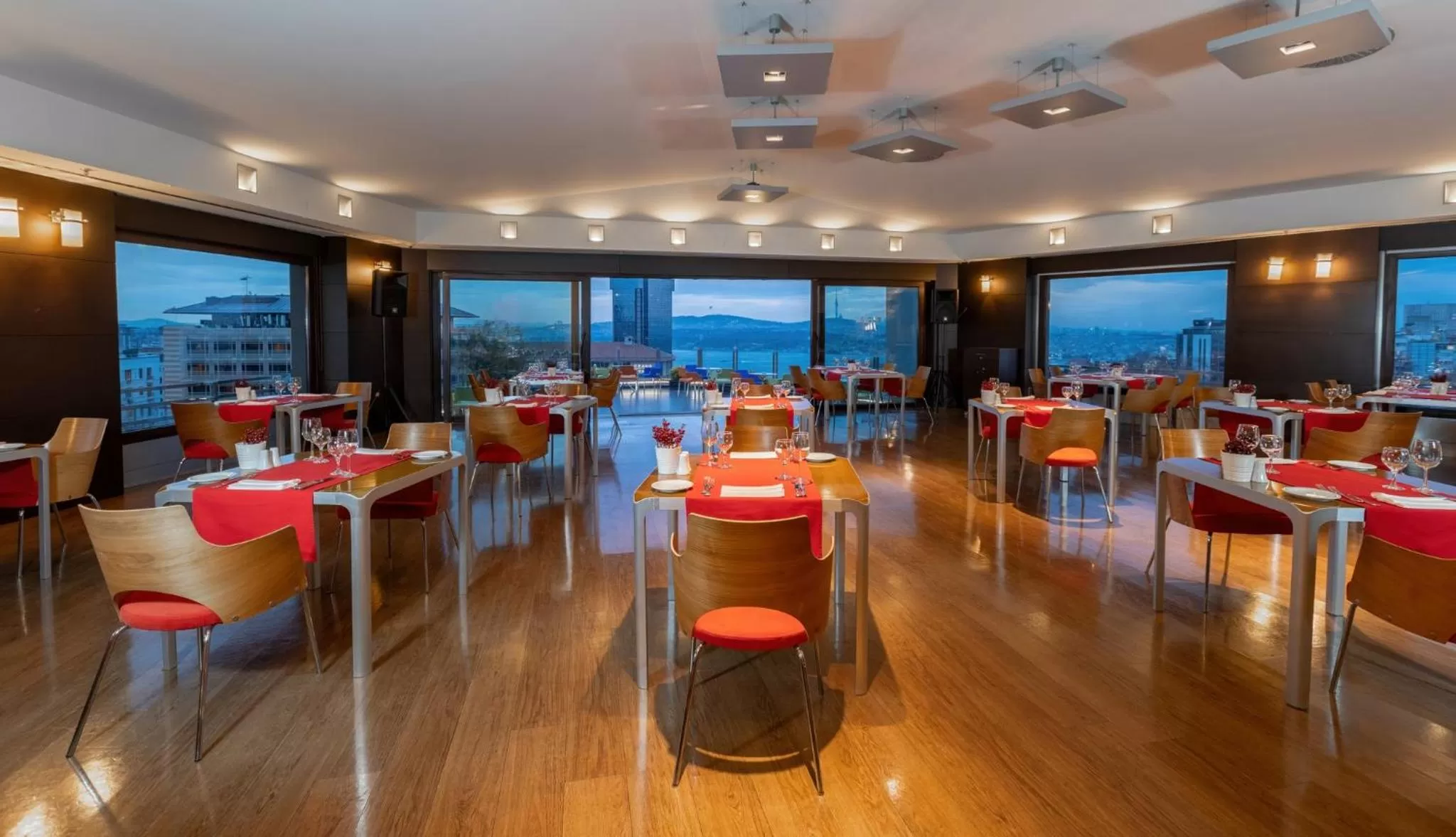 Restaurant/places to eat in Point Hotel Taksim