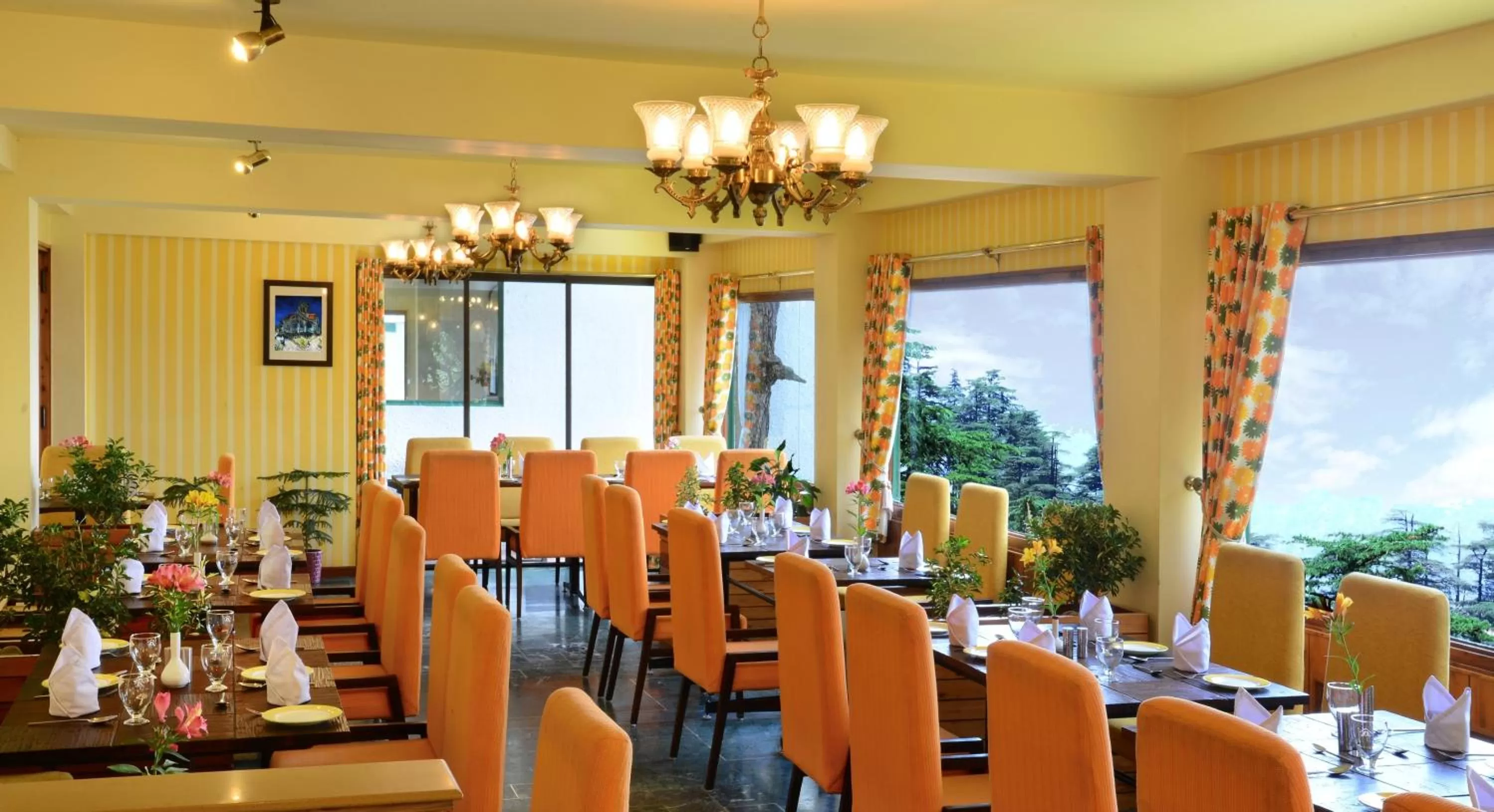 Restaurant/places to eat in Honeymoon Inn Shimla