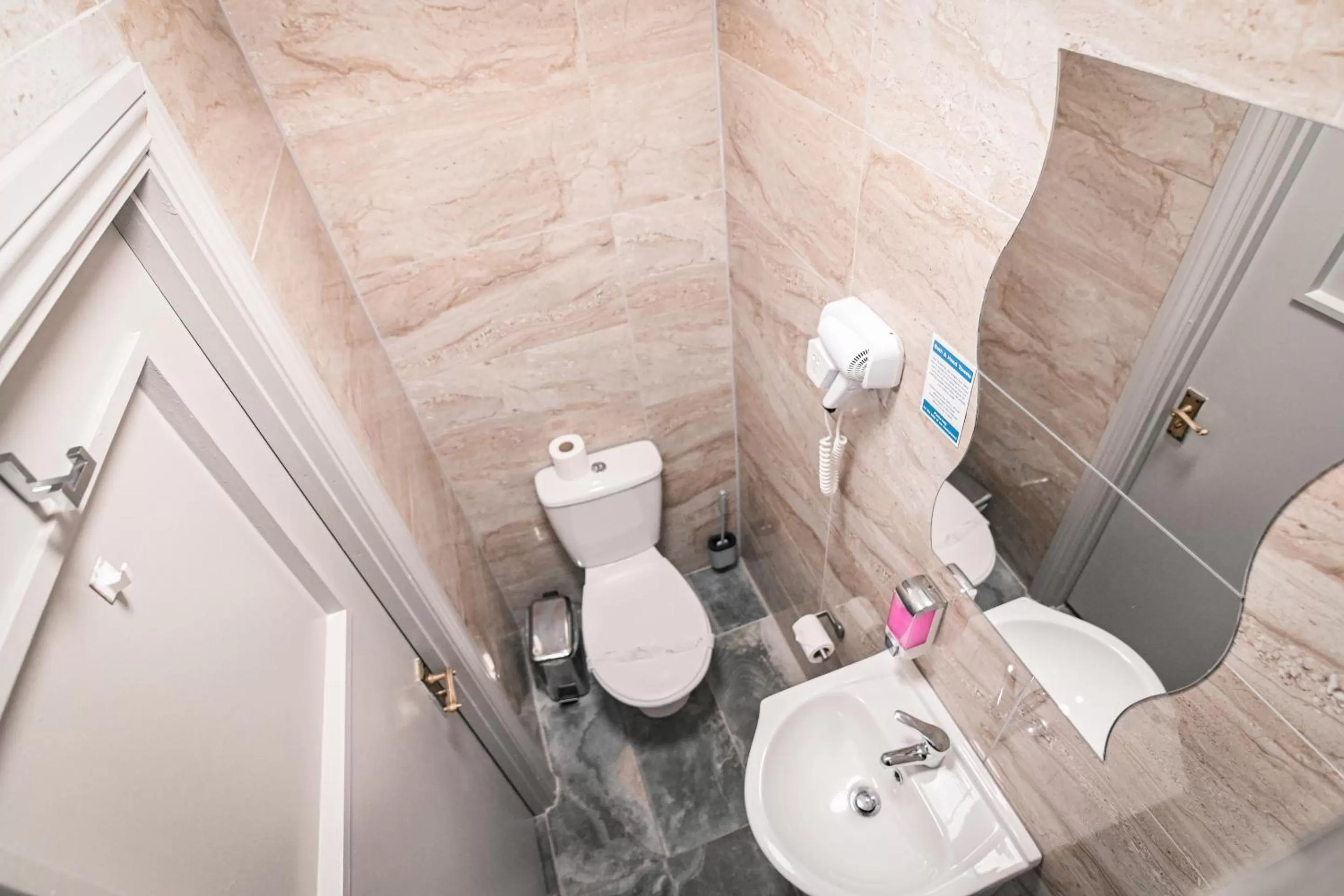 Bathroom in Central Hoxton Shoreditch