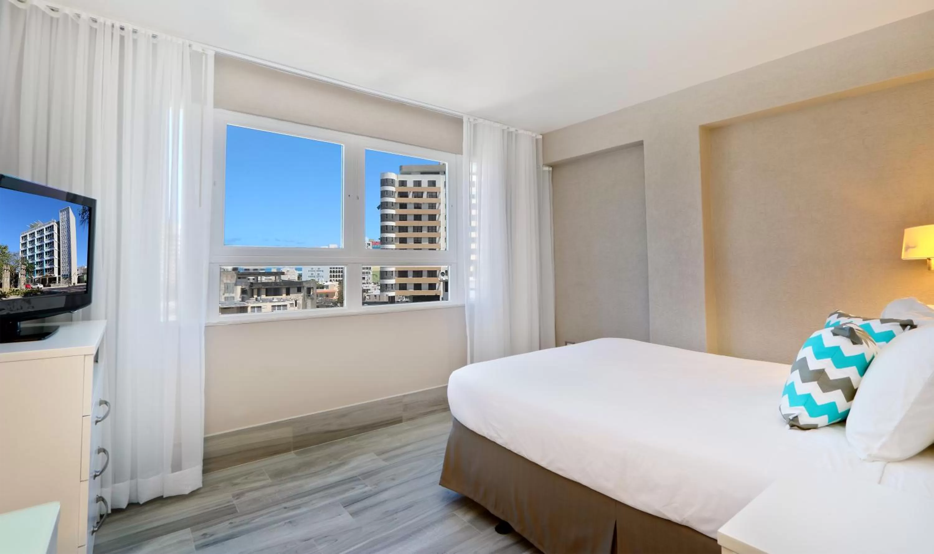 Bedroom, Bed in The Wave Hotel Condado