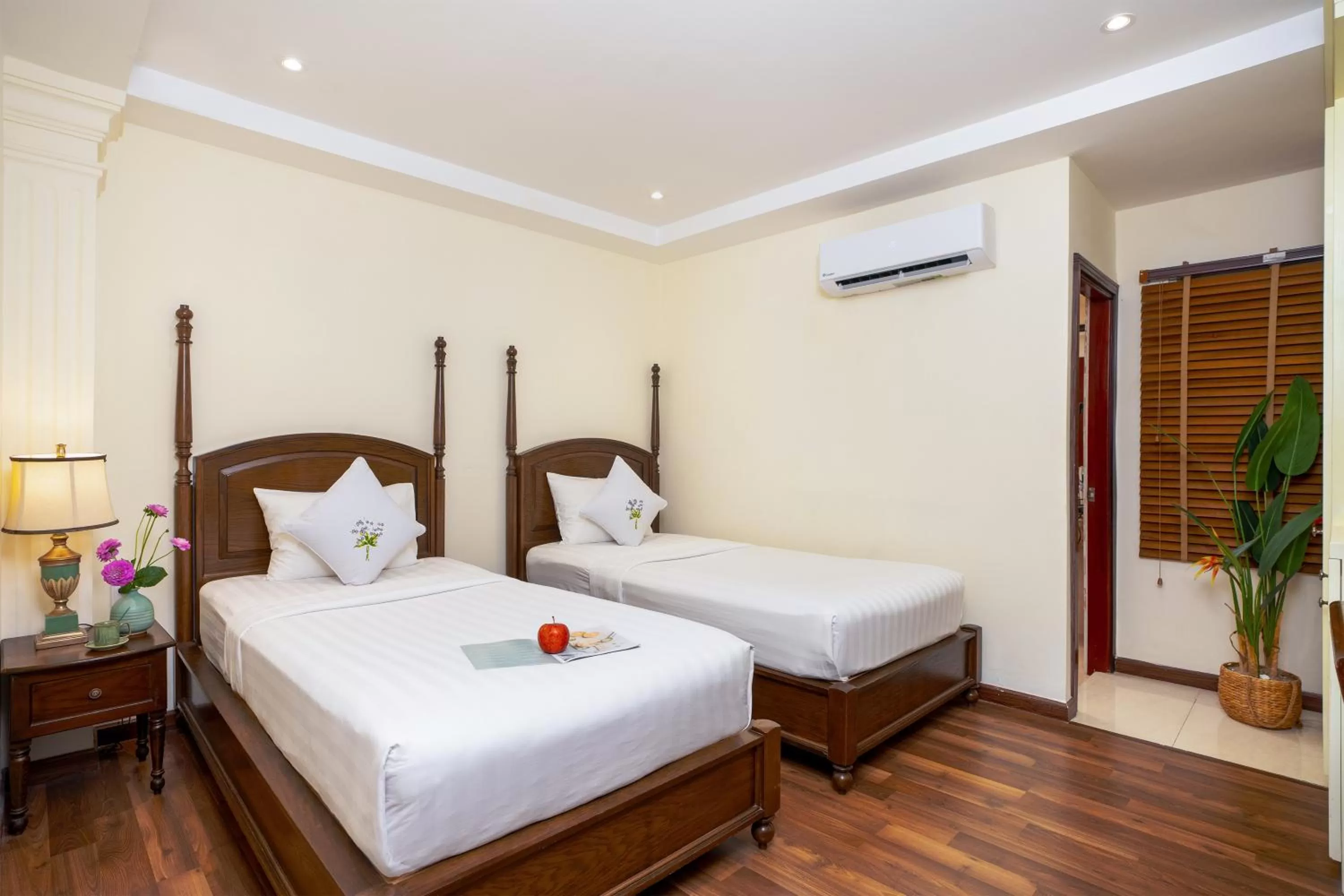 Superior Twin Room No Window in Alagon City Hotel & Spa