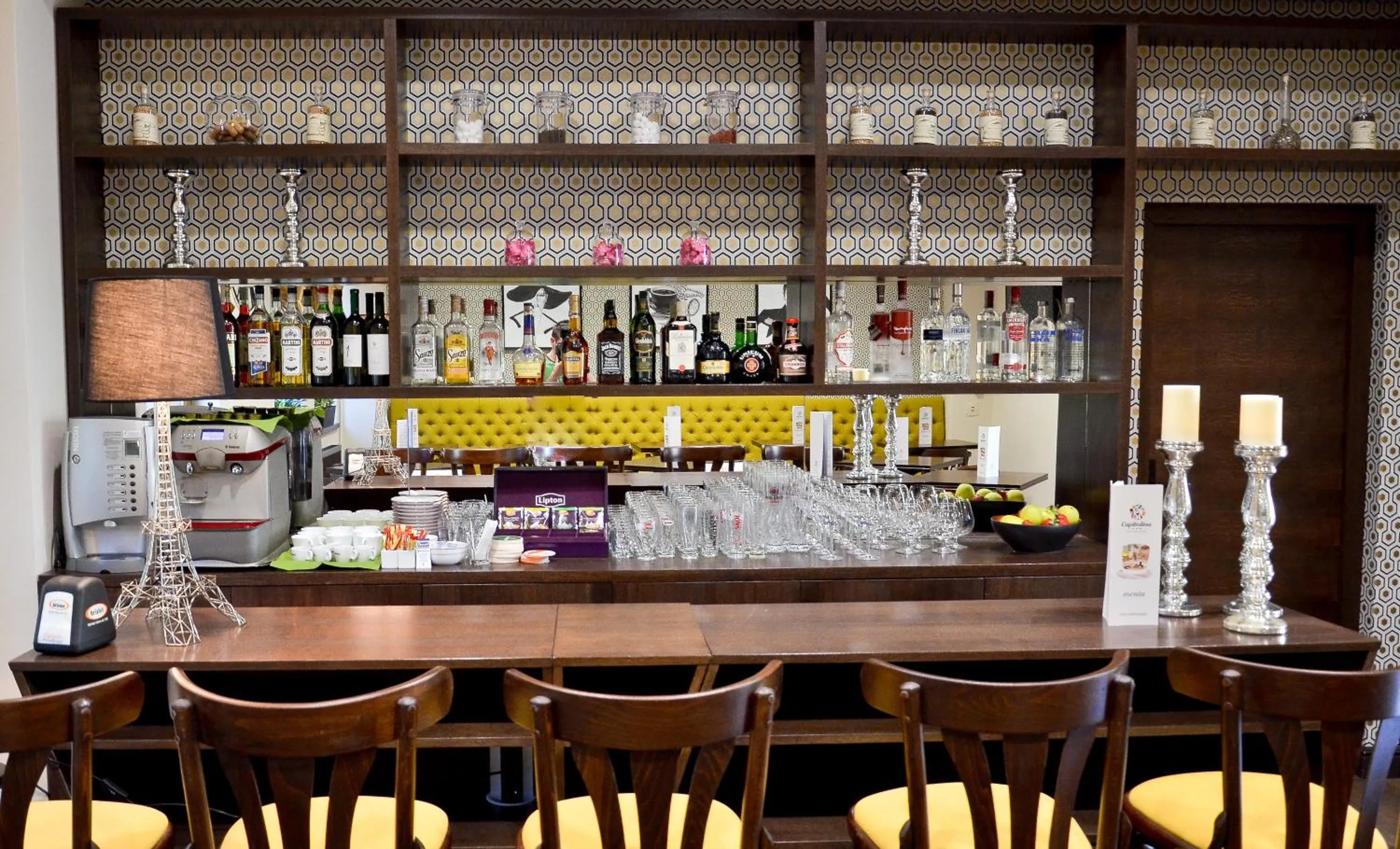 Lounge or bar in Hotel Capitolina City Chic