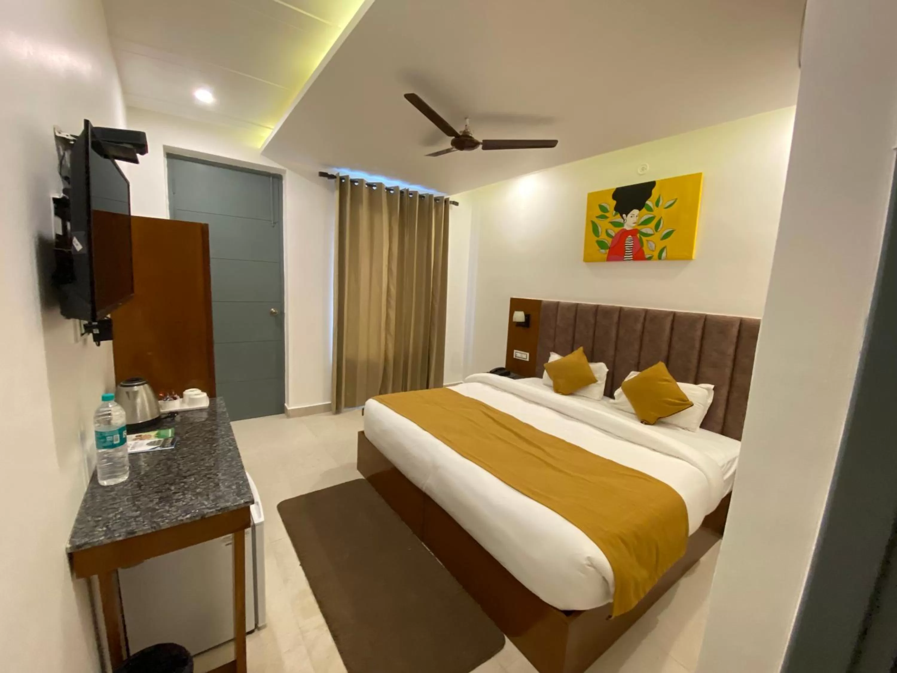 Bedroom, Bed in Hotel Shiva Yog Sthal