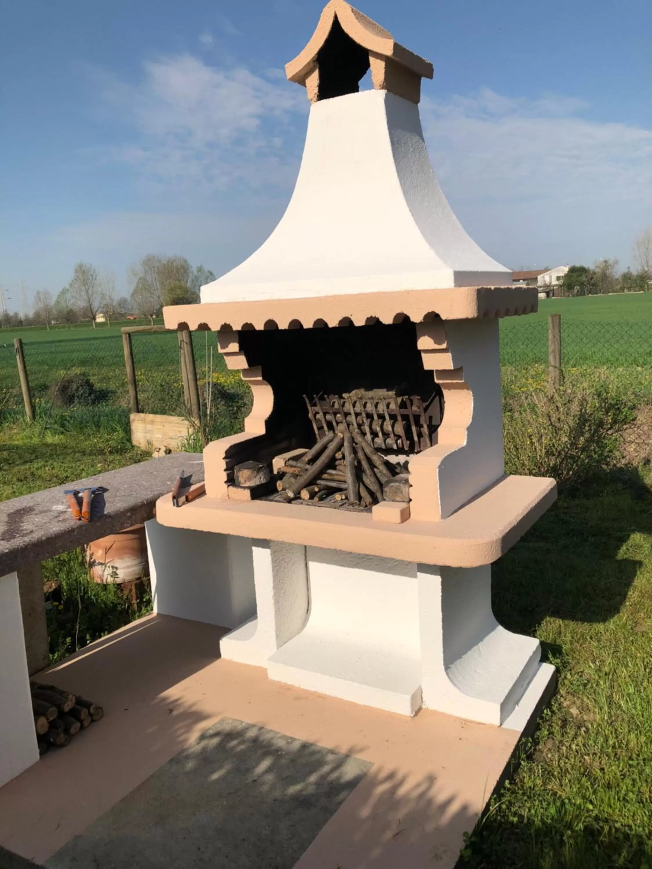 BBQ facilities in Pool & Garden Villa Lelia