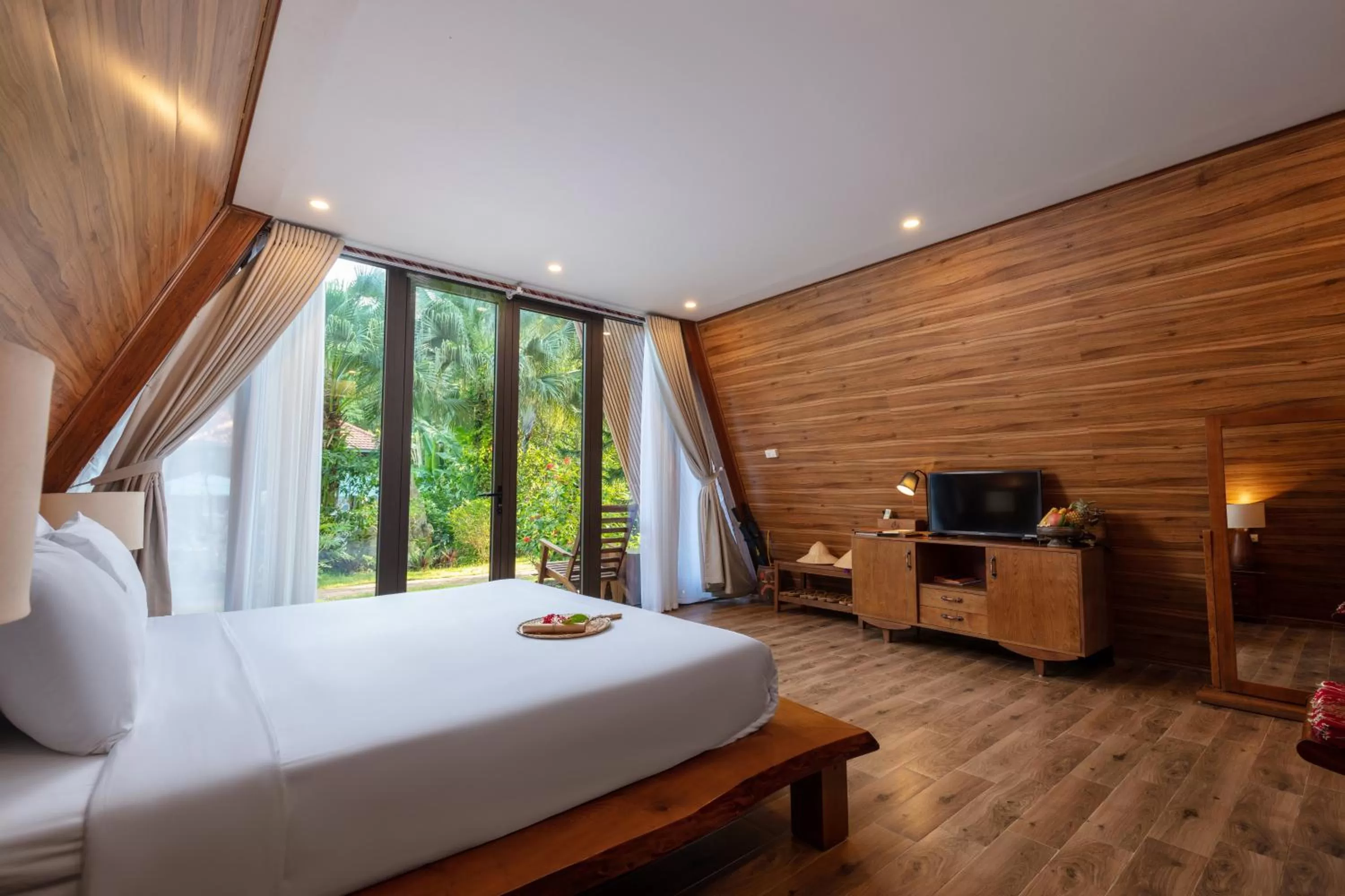 Bedroom, Bed in Bai Dinh Garden Resort & Spa