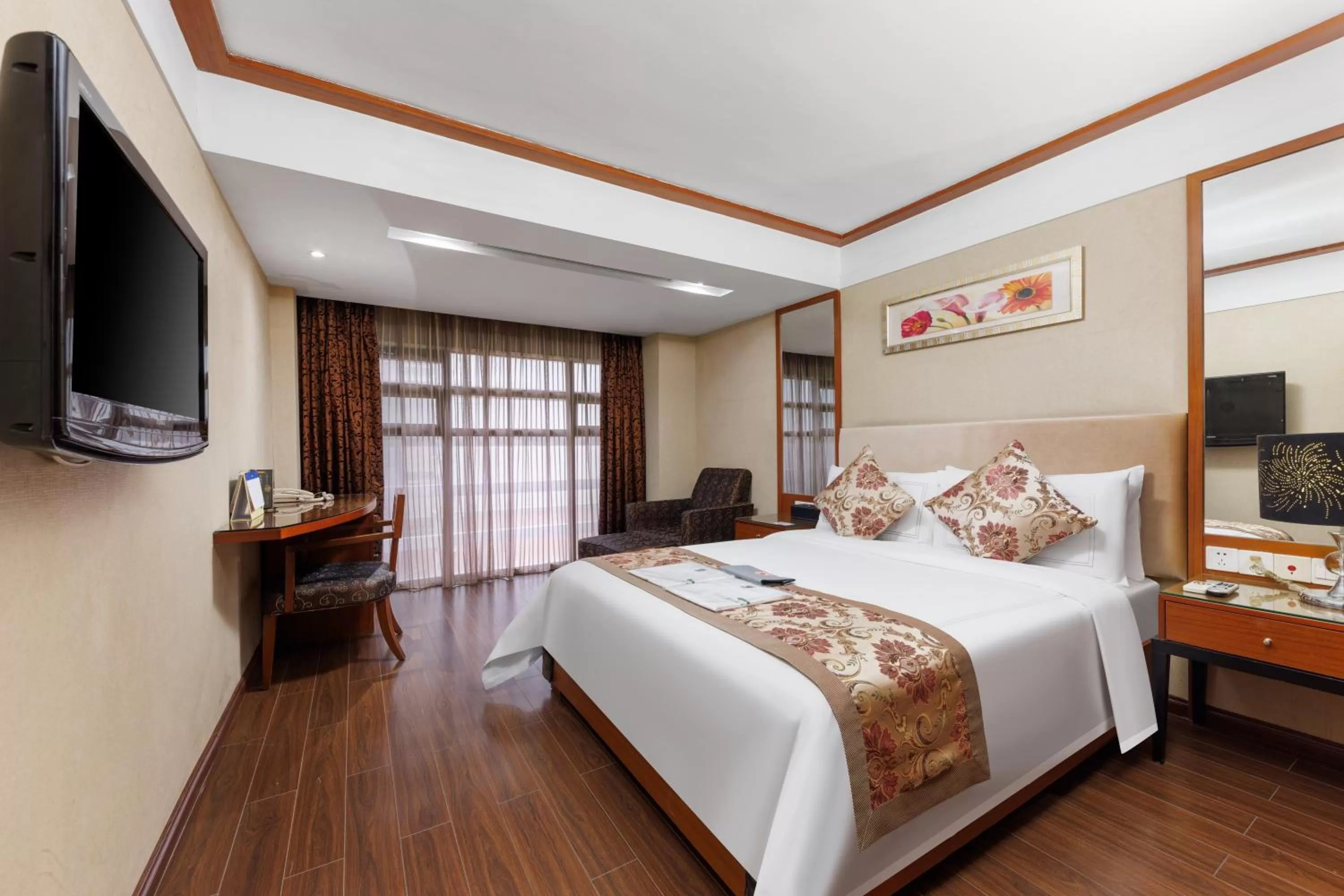 Bedroom, Bed in Sunflower Hotel &Residence, Futian Port Branch