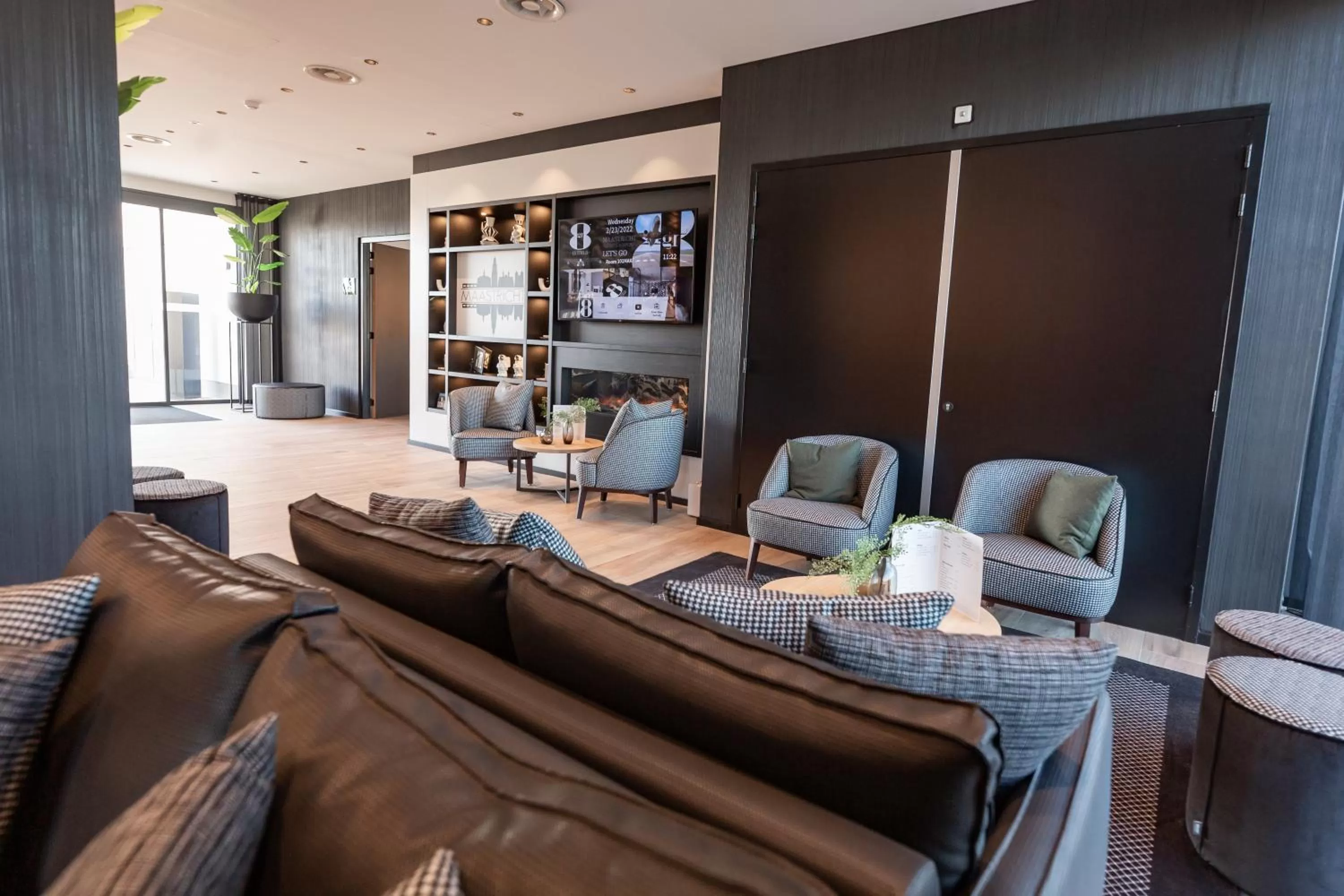 Lobby or reception in Gr8 Hotel Maastricht Aachen Airport