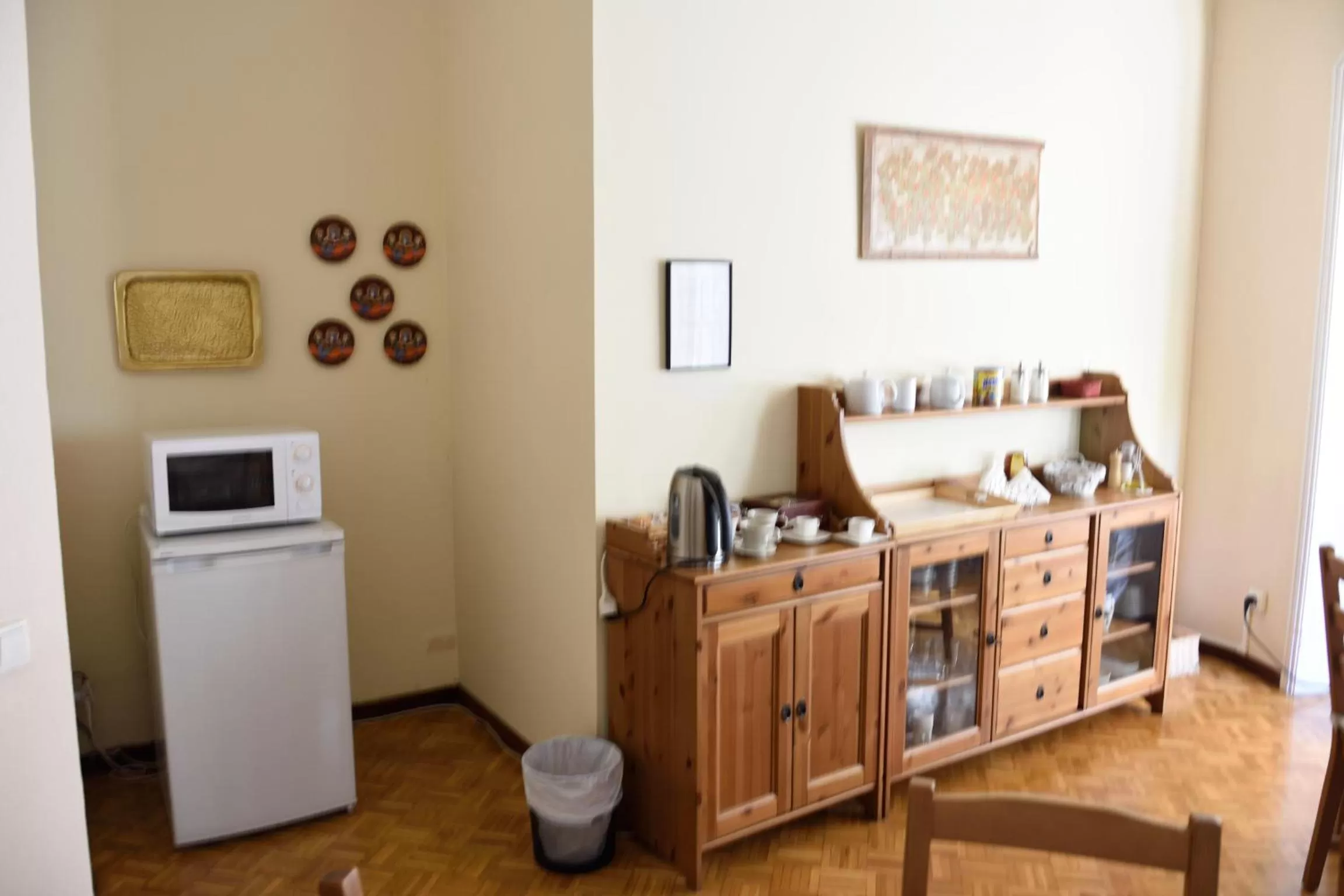 Breakfast, TV/Entertainment Center in Ally's Bed&Breakfast,