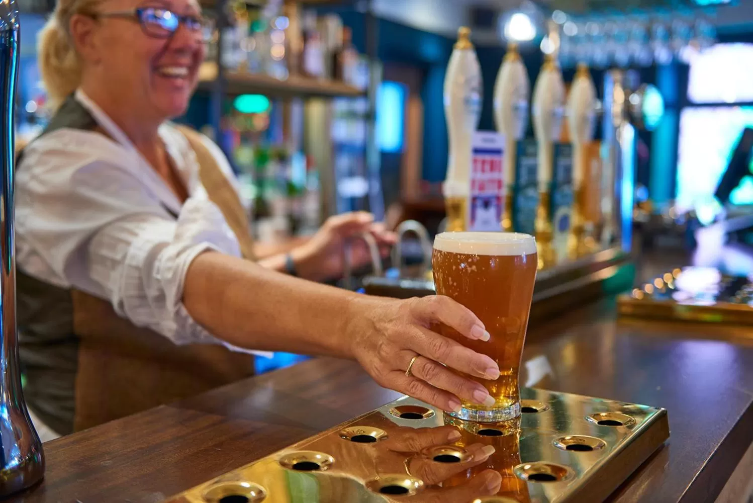 Staff in The Red Lion Hawkshaw
