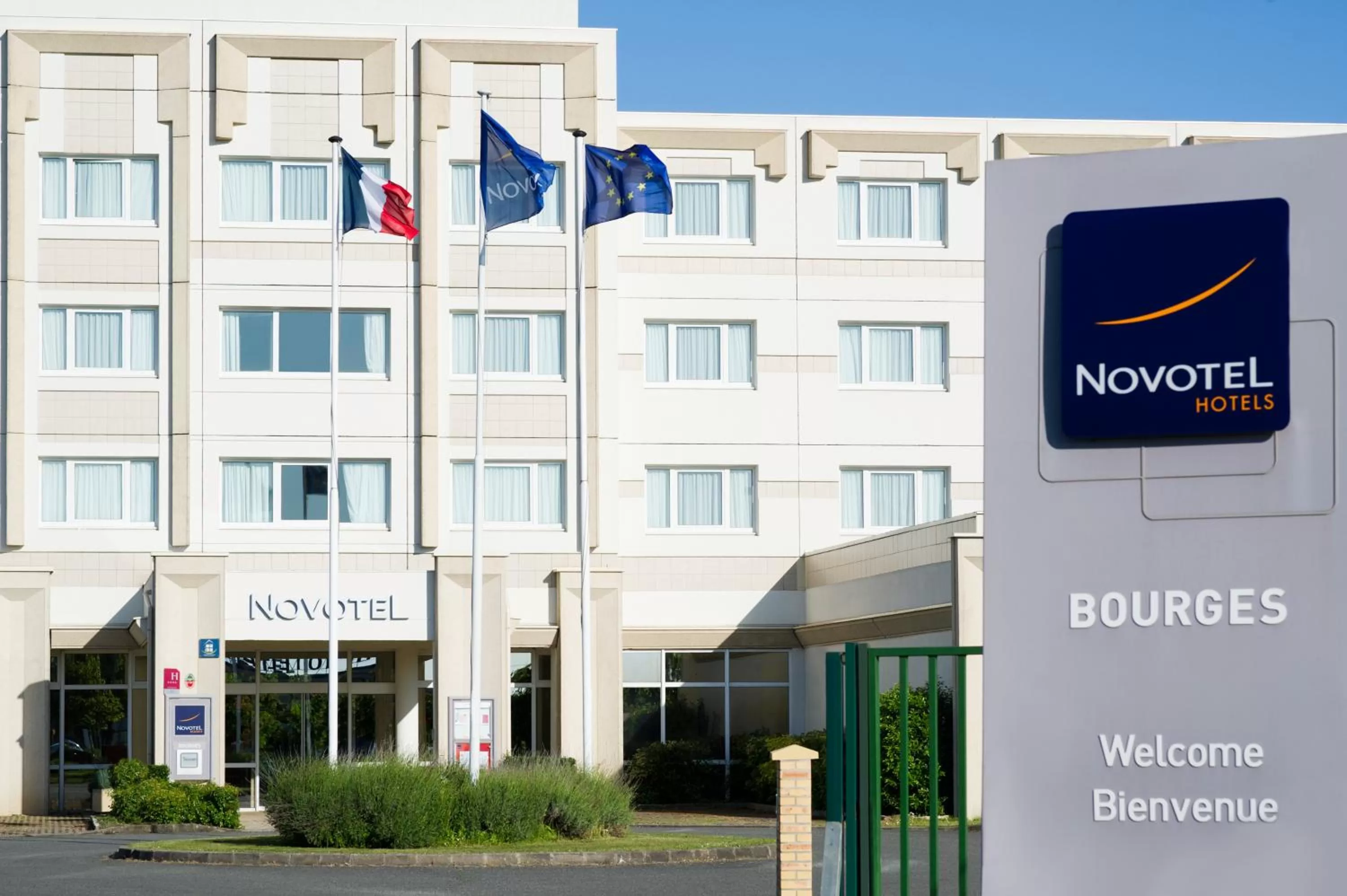 Facade/entrance in Novotel Bourges
