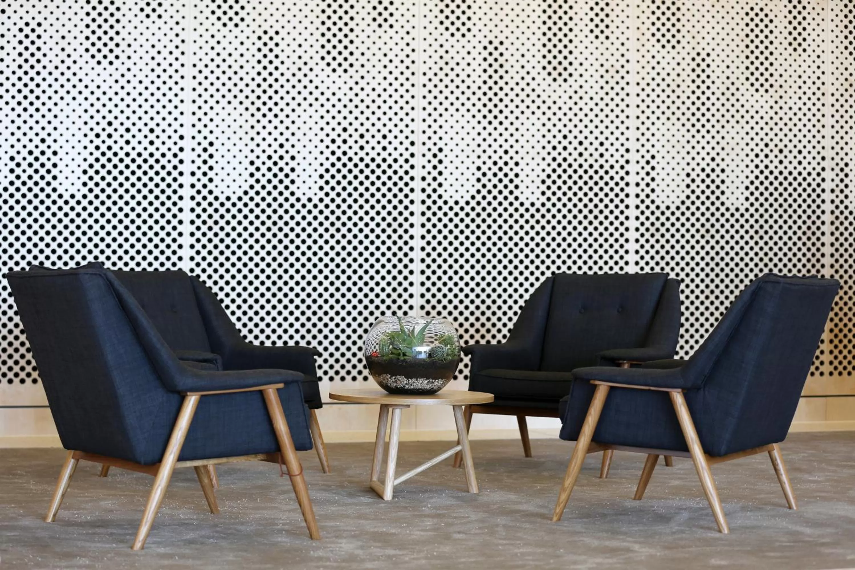 Lobby or reception in Art Series - The Larwill Studio