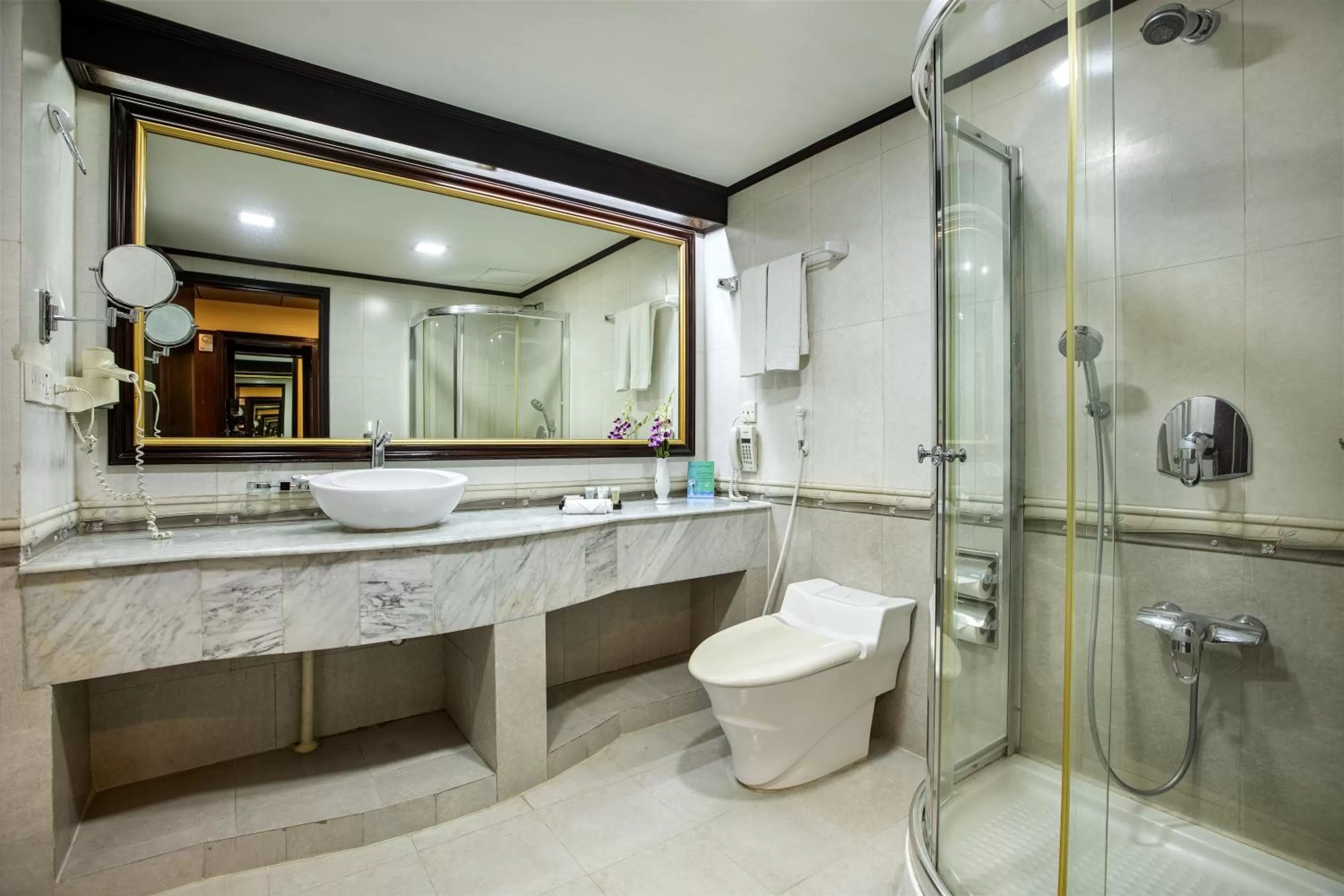 Bathroom in Hotel Sarina