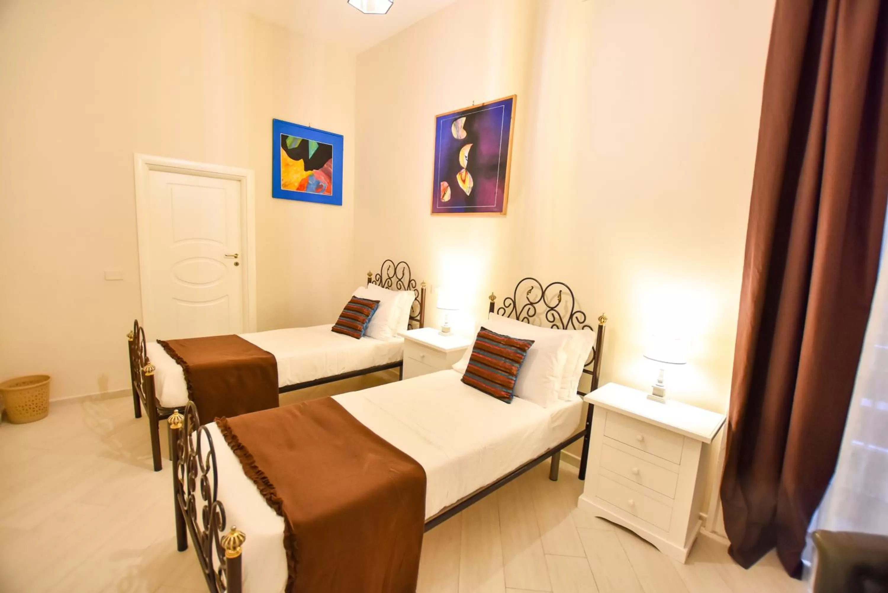 Bedroom, Bed in Domus Borbonica