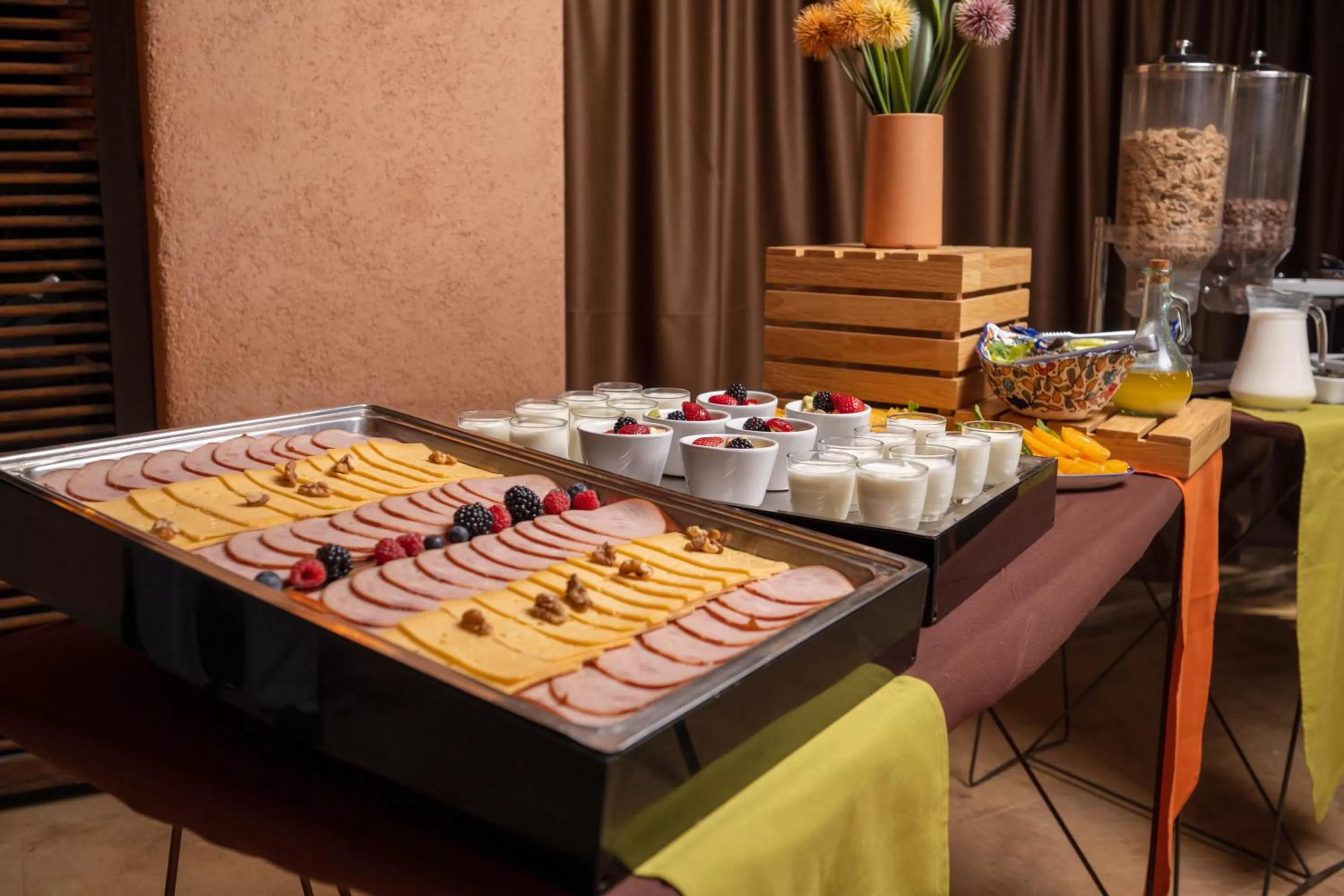 Breakfast in Oasis lodges