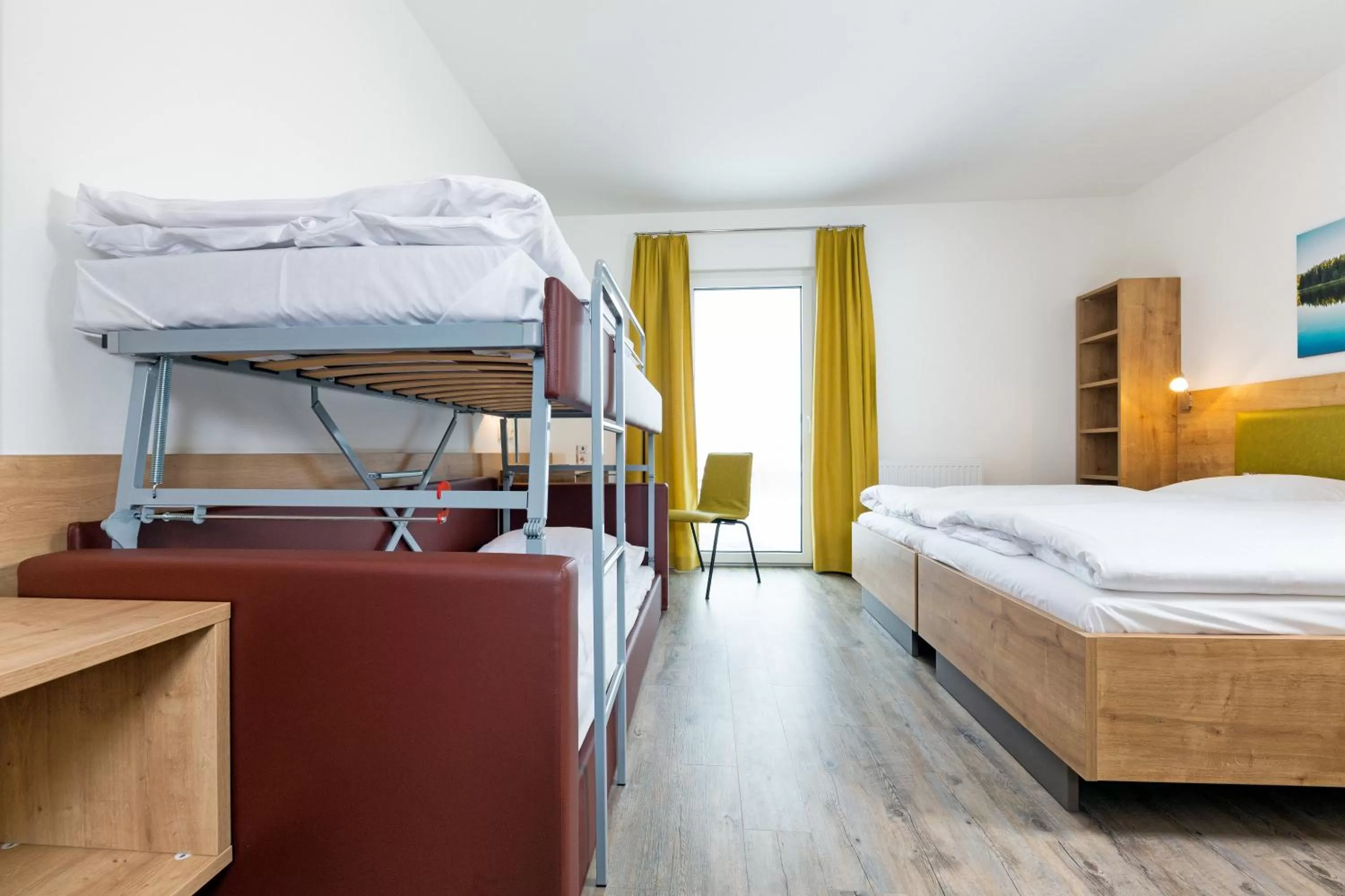 Photo of the whole room, Bed in Cleverhotel