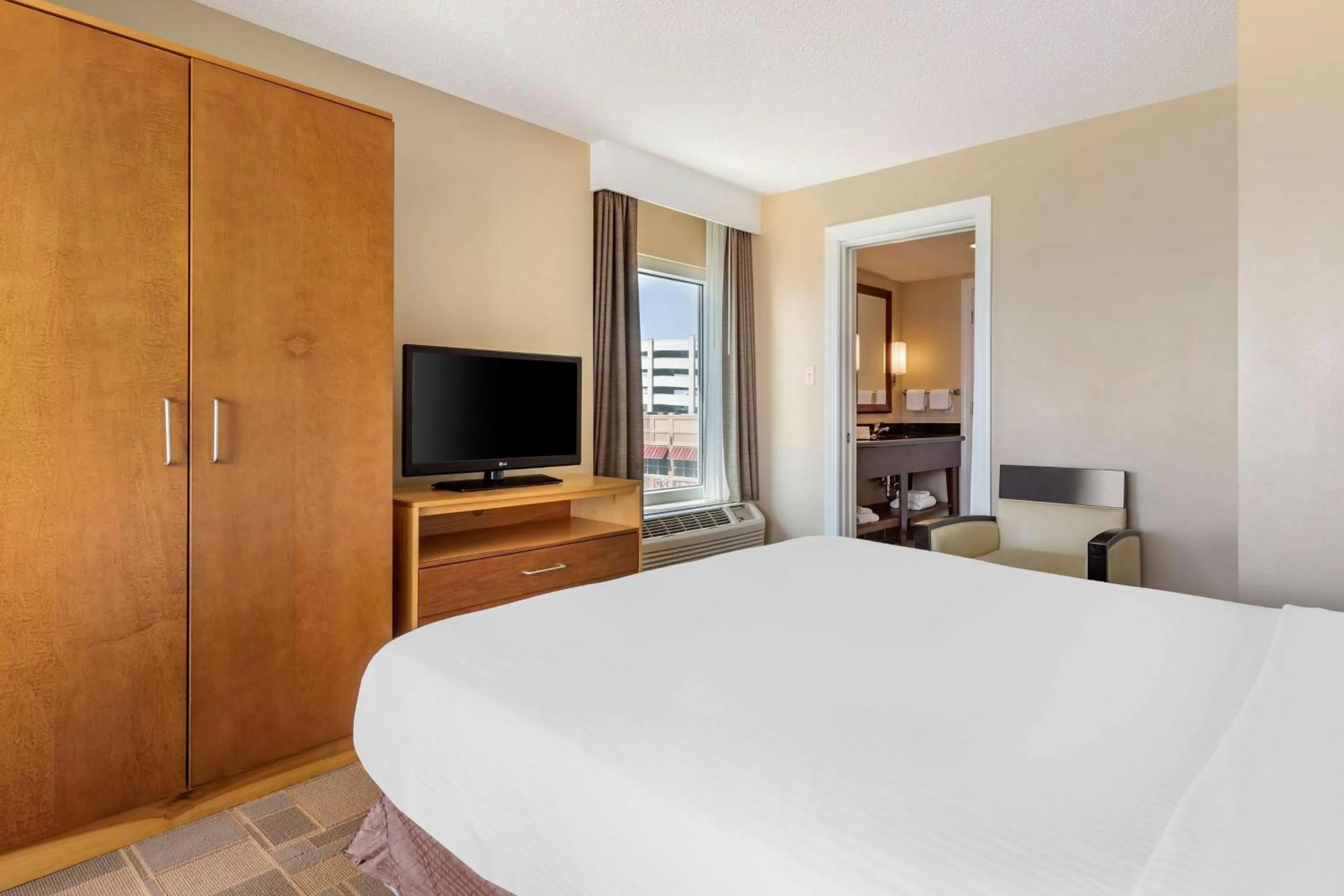 Bed in Hilton Vacation Club Ocean Beach Club Virginia Beach